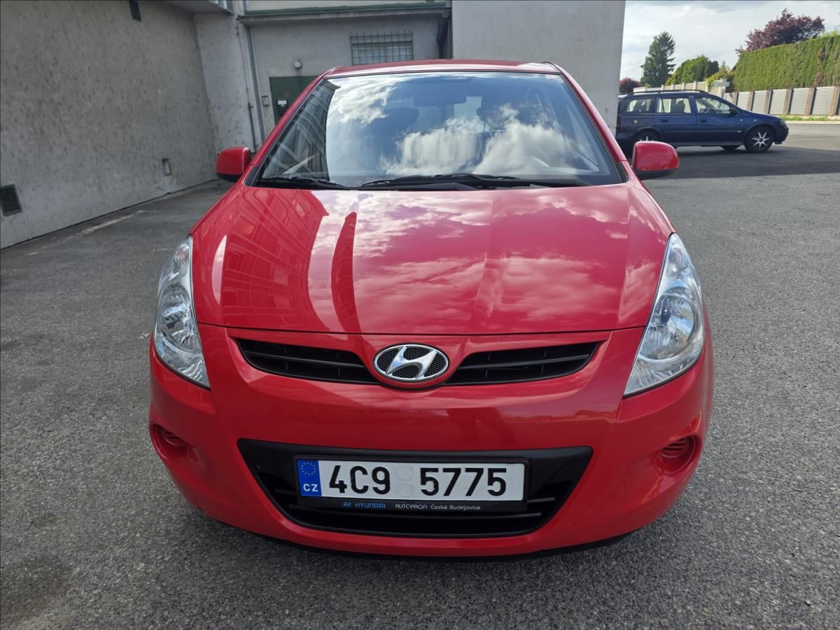 Hyundai i20, 1,3 1.3i KLIMA 1.MAJITEL NOVÉ - fotka 2
