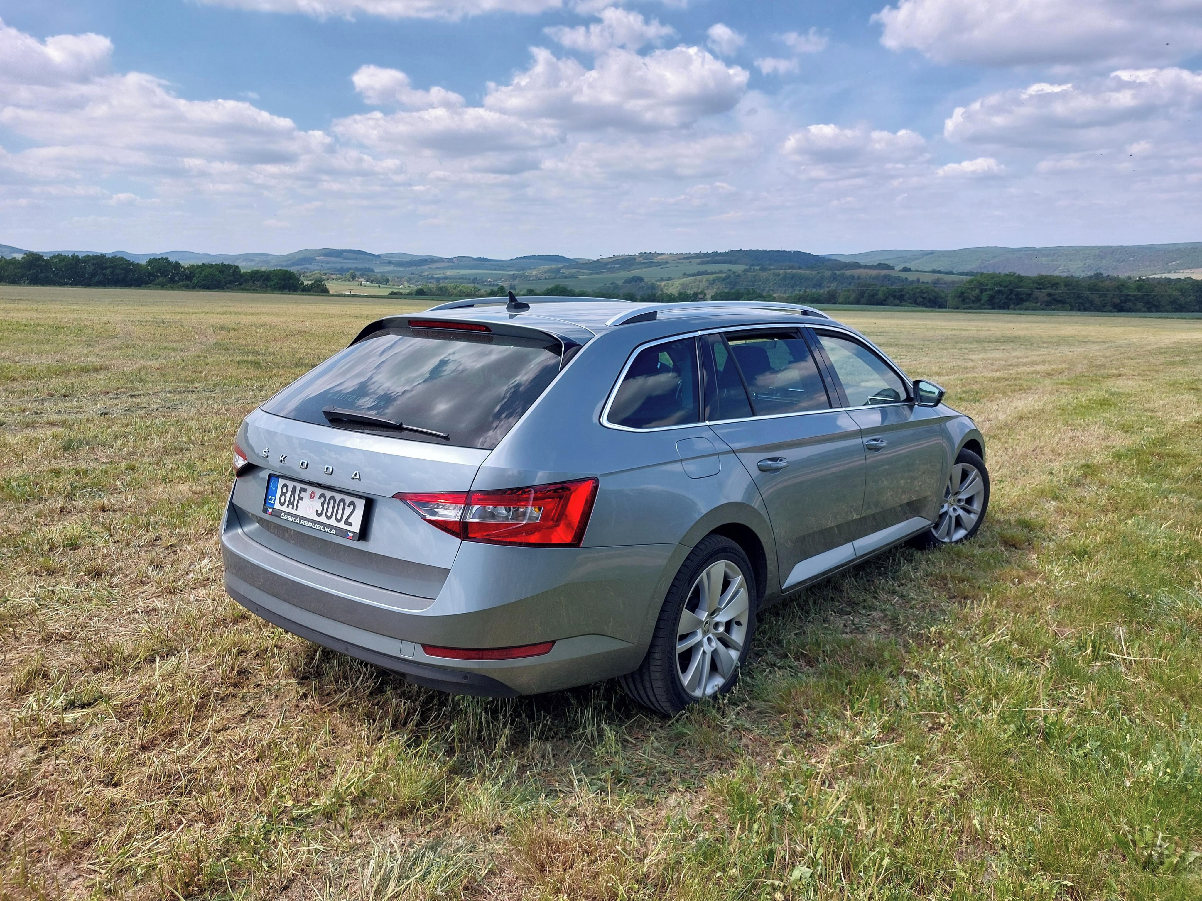 Škoda Superb, 2.0 TDi, 110 kW, Style WEBASTO - fotka 5