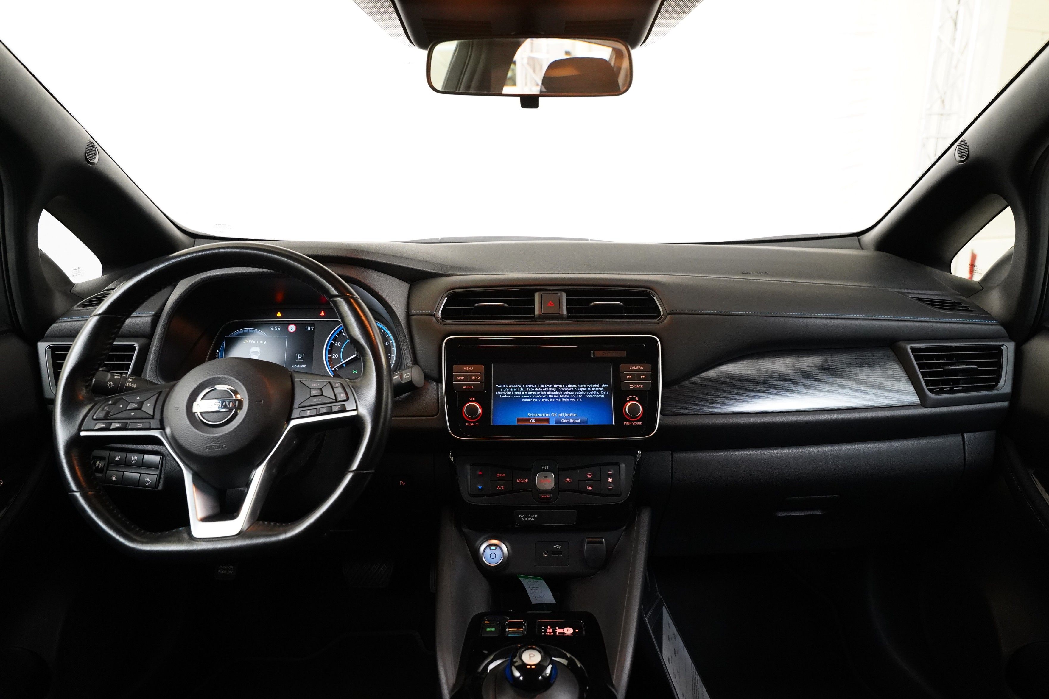 Nissan LEAF, 110 kW Acenta 40 kW - fotka 5