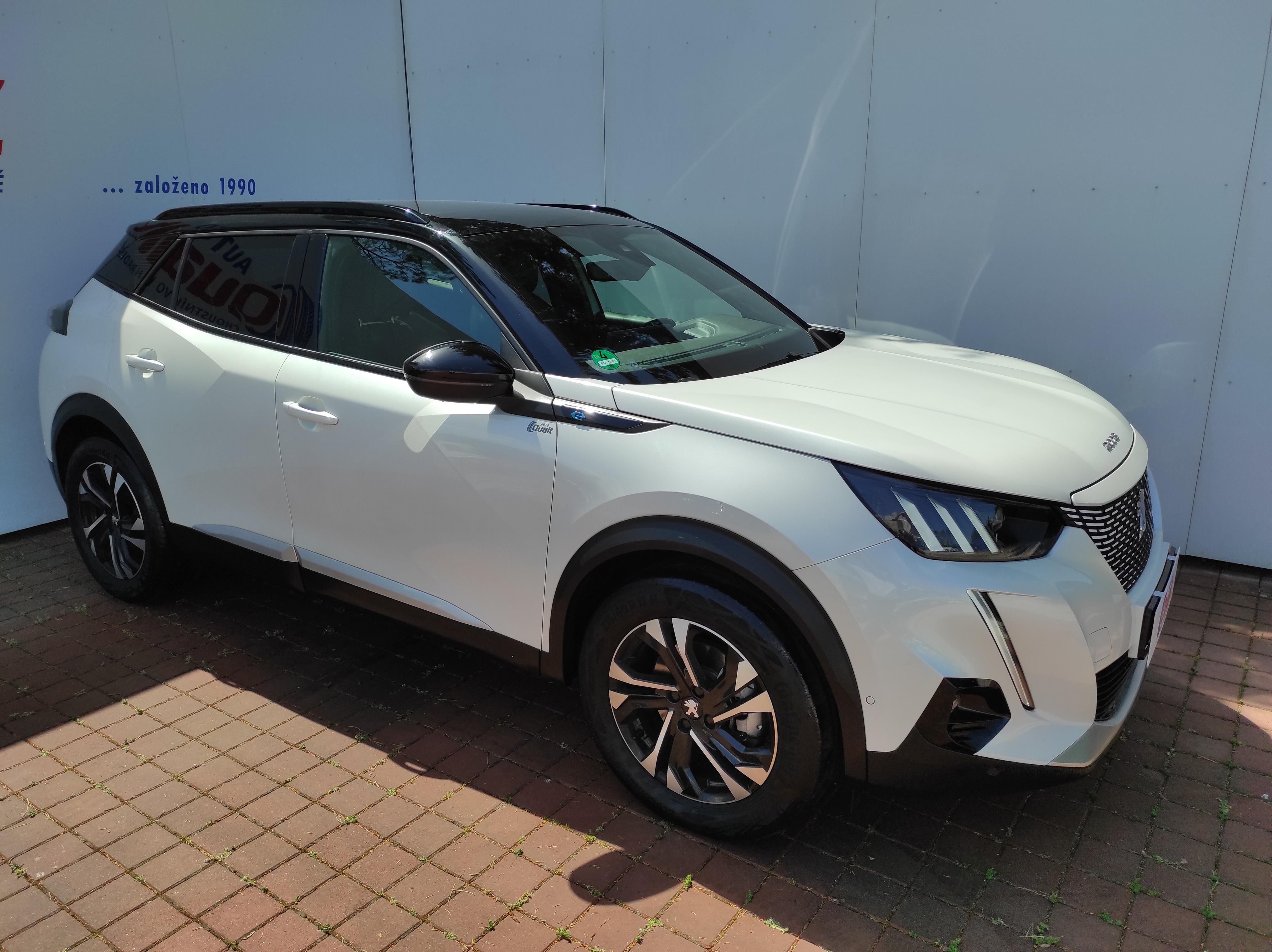 Peugeot 2008, e-GT + PANORAMA SOH 97,6 % - fotka 5