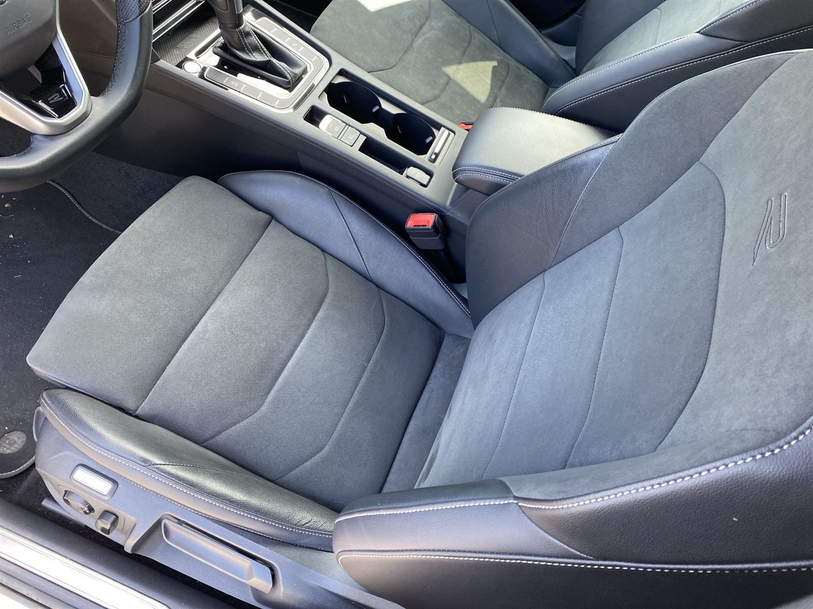 Volkswagen Arteon, 2.0 TDI DSG R-line - fotka 6