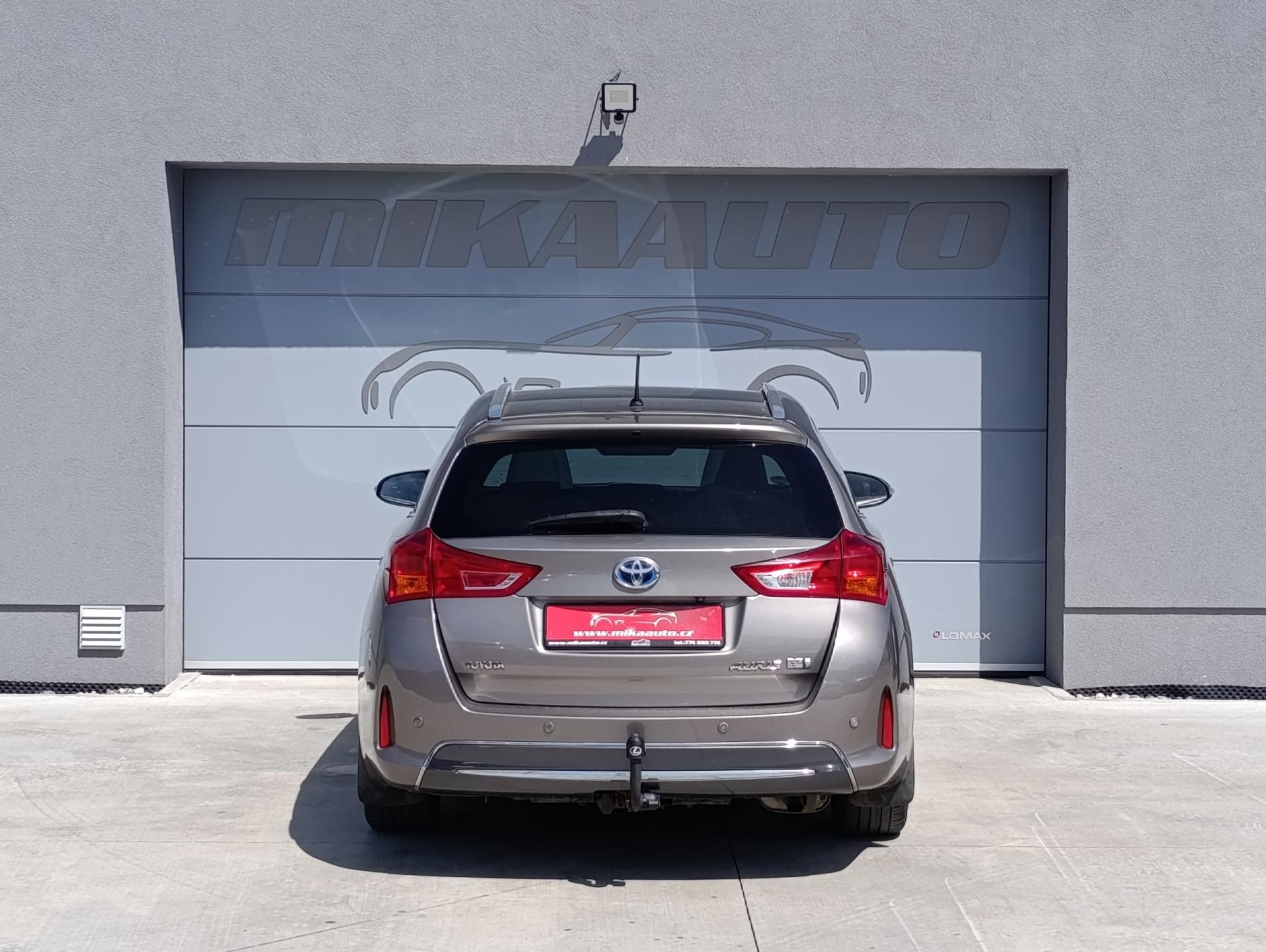 Toyota Auris, 1.8i HYBRID e-CVT PANO - fotka 6
