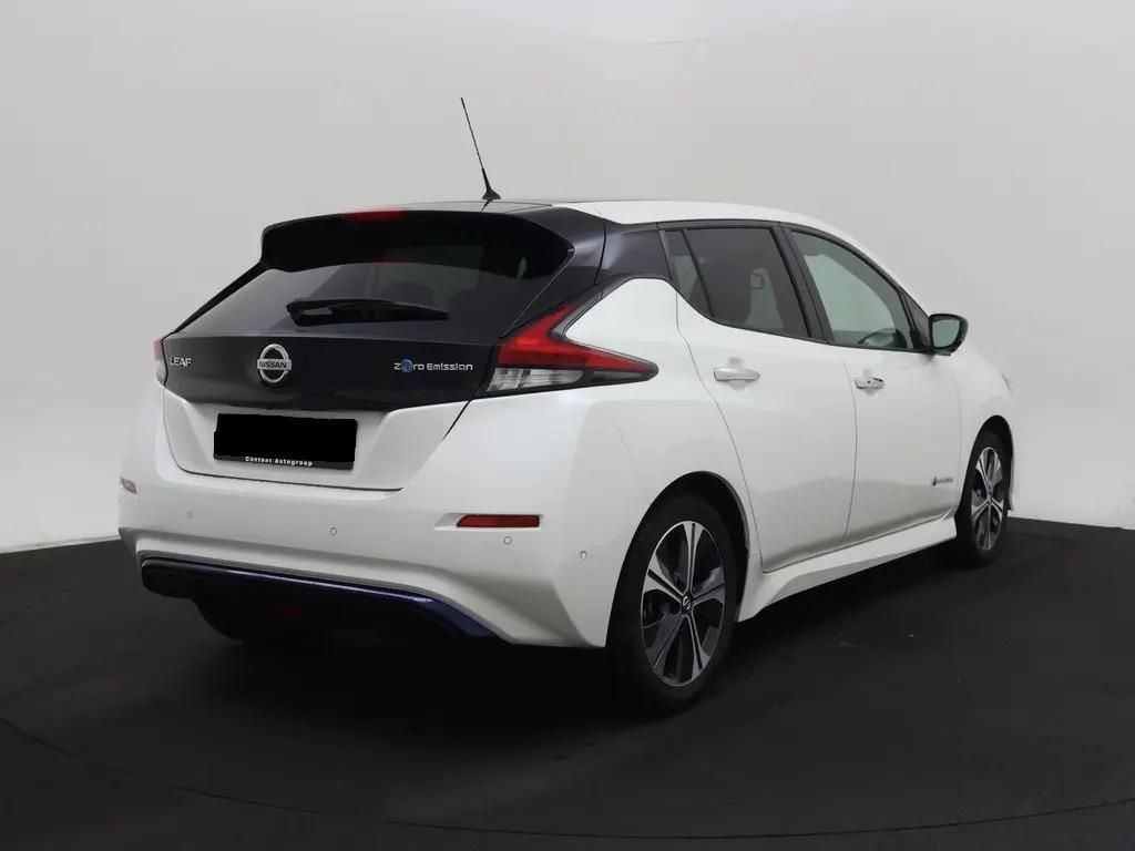Nissan LEAF, EV 110kW 40kWh Tekna - fotka 2