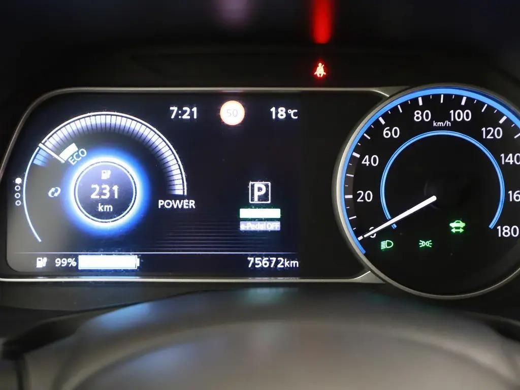 Nissan LEAF, EV 110kW 40kWh Tekna - fotka 5