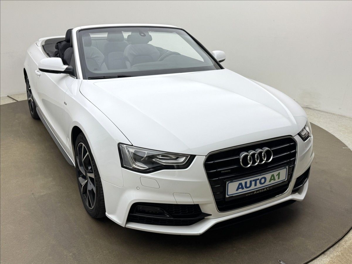 Audi A5, 2,0 140kW S-LINE 4X4 VÝHŘEV TZ - fotka 3