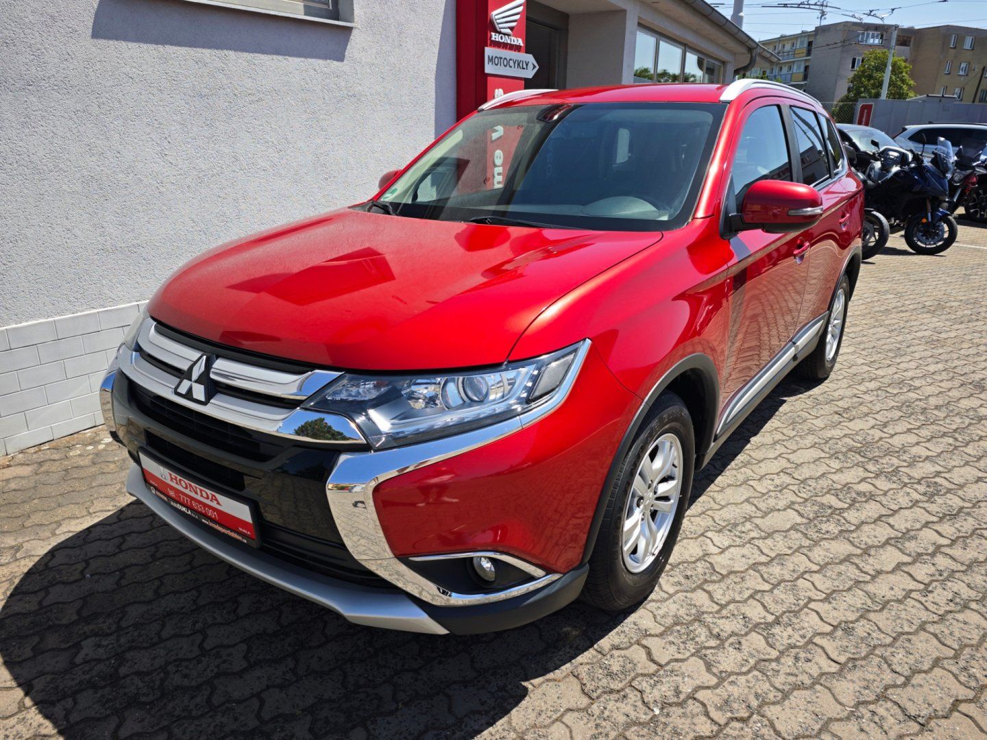 Mitsubishi Outlander, 2.0 Mivec Diamant 2WD Kamera - fotka 3