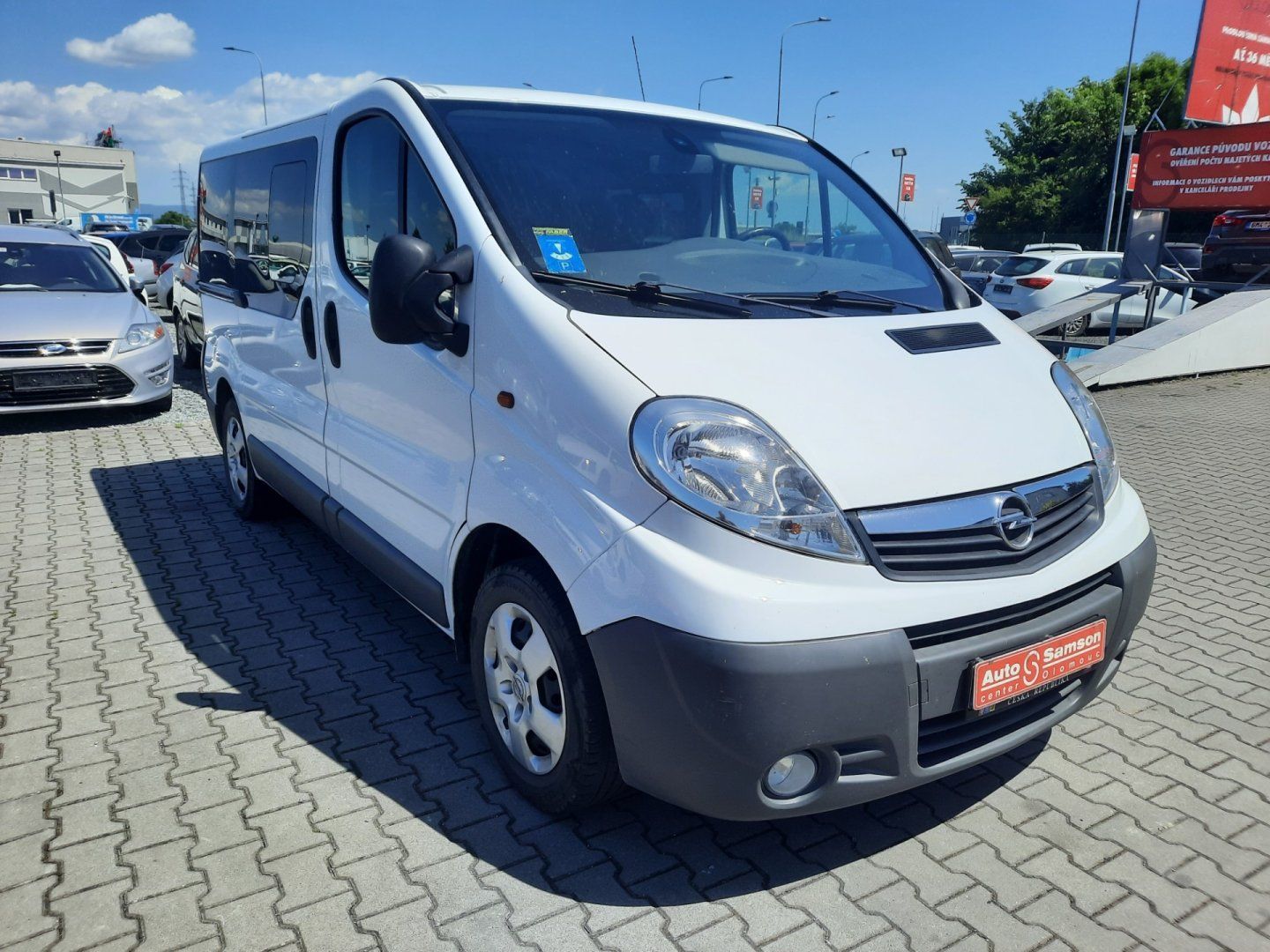 Opel Vivaro, 2.0 CDTi 84kW 9 MÍST*KLIMA* - fotka 3