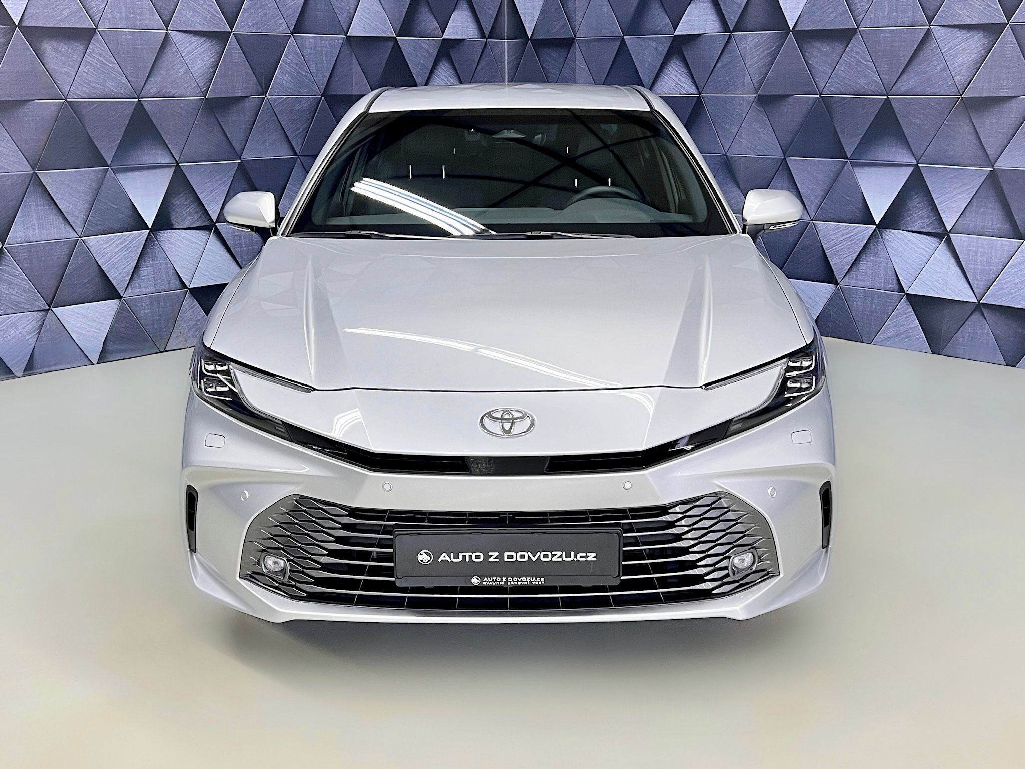 Toyota Camry, 2.5 HYBRID e-CVT PRESTIGE, ACC - fotka 3