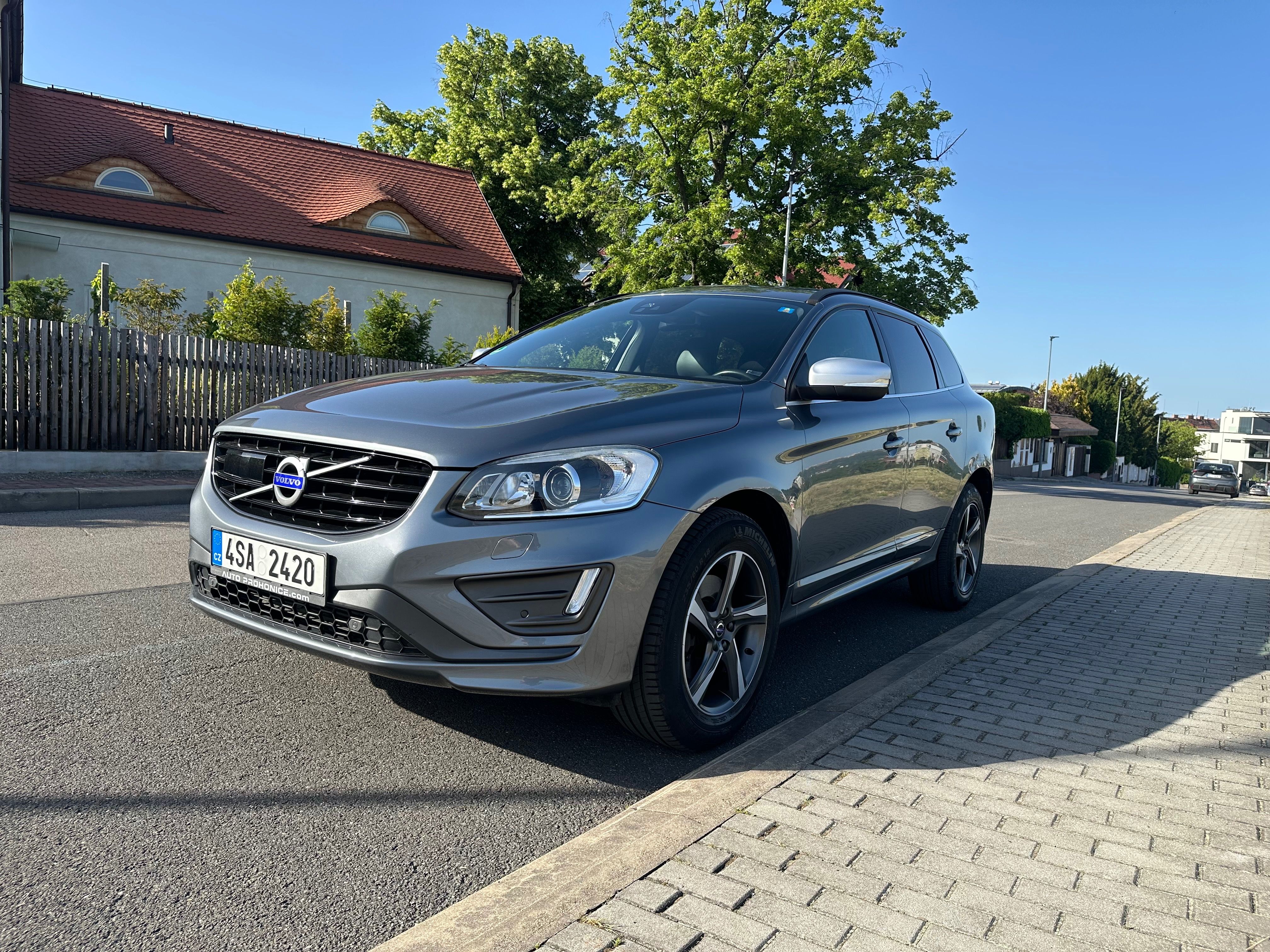 Volvo XC60, R-design, D4, 2.4l - fotka 3