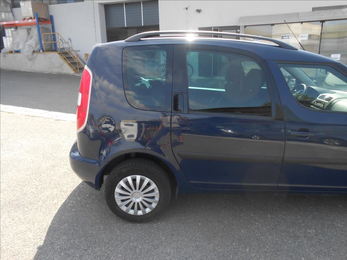 Škoda Roomster, 1,4 16V 63Kw - fotka 5