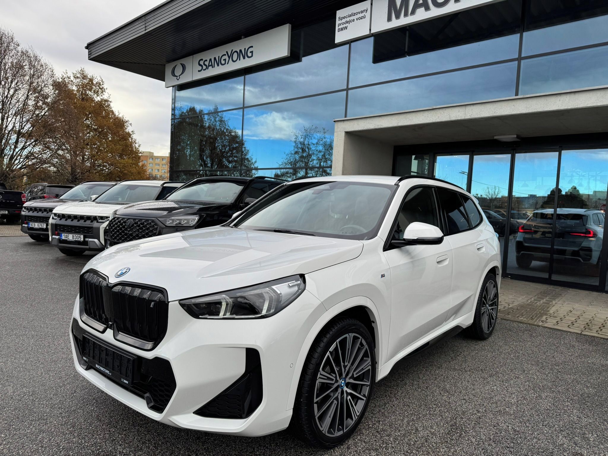 BMW iX1, iX1 xDrive 30 - fotka 6