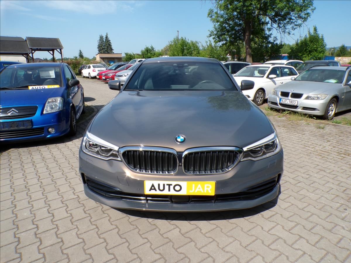 BMW Řada 5, 530e xDrive iPerformance - fotka 3