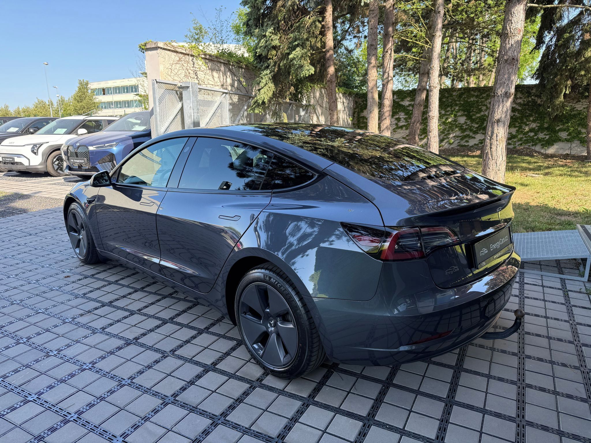 Tesla Model 3, Long Range AWD Tažné - fotka 4