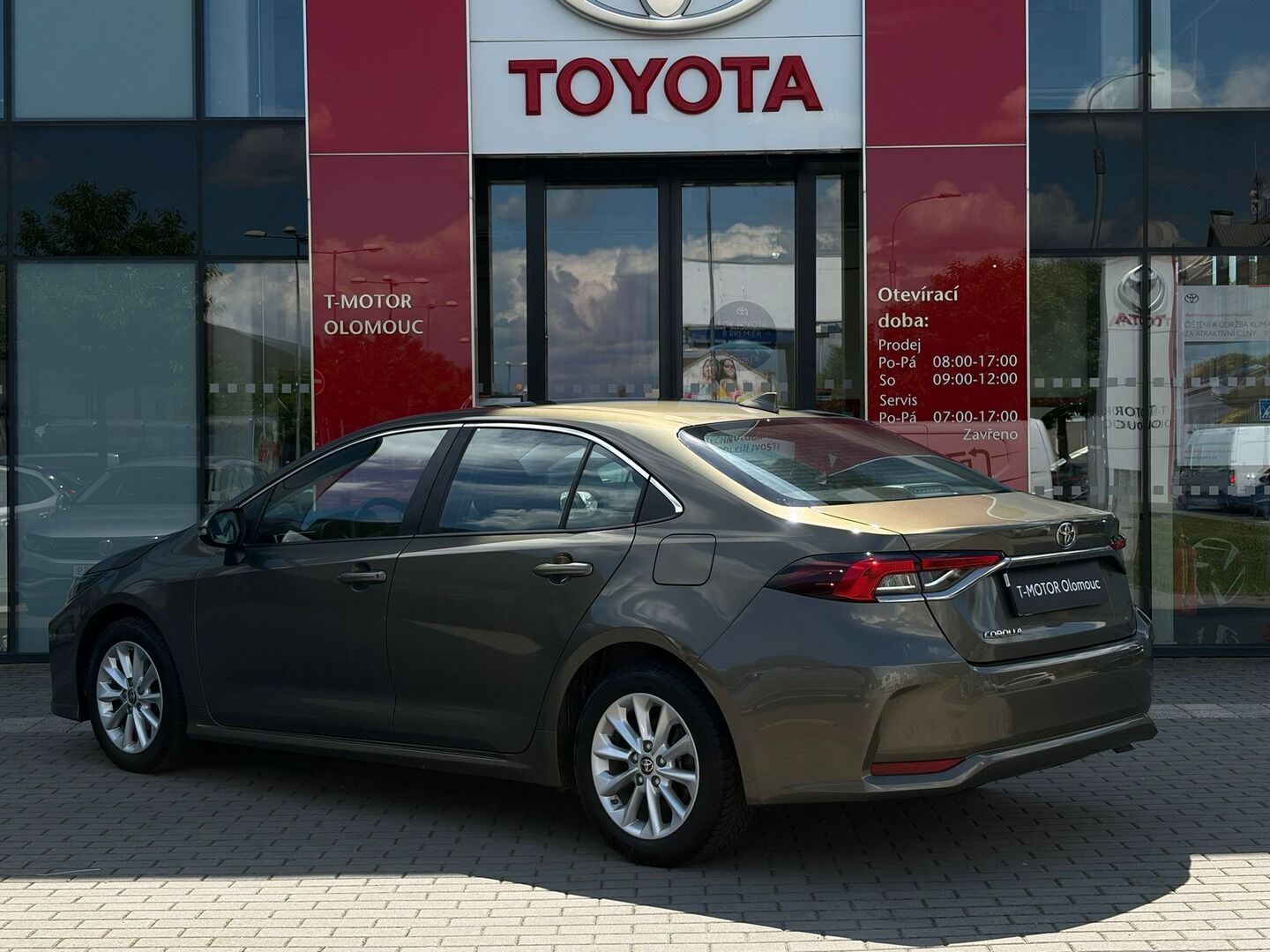 Toyota Corolla, 1.5 Comfort - fotka 2