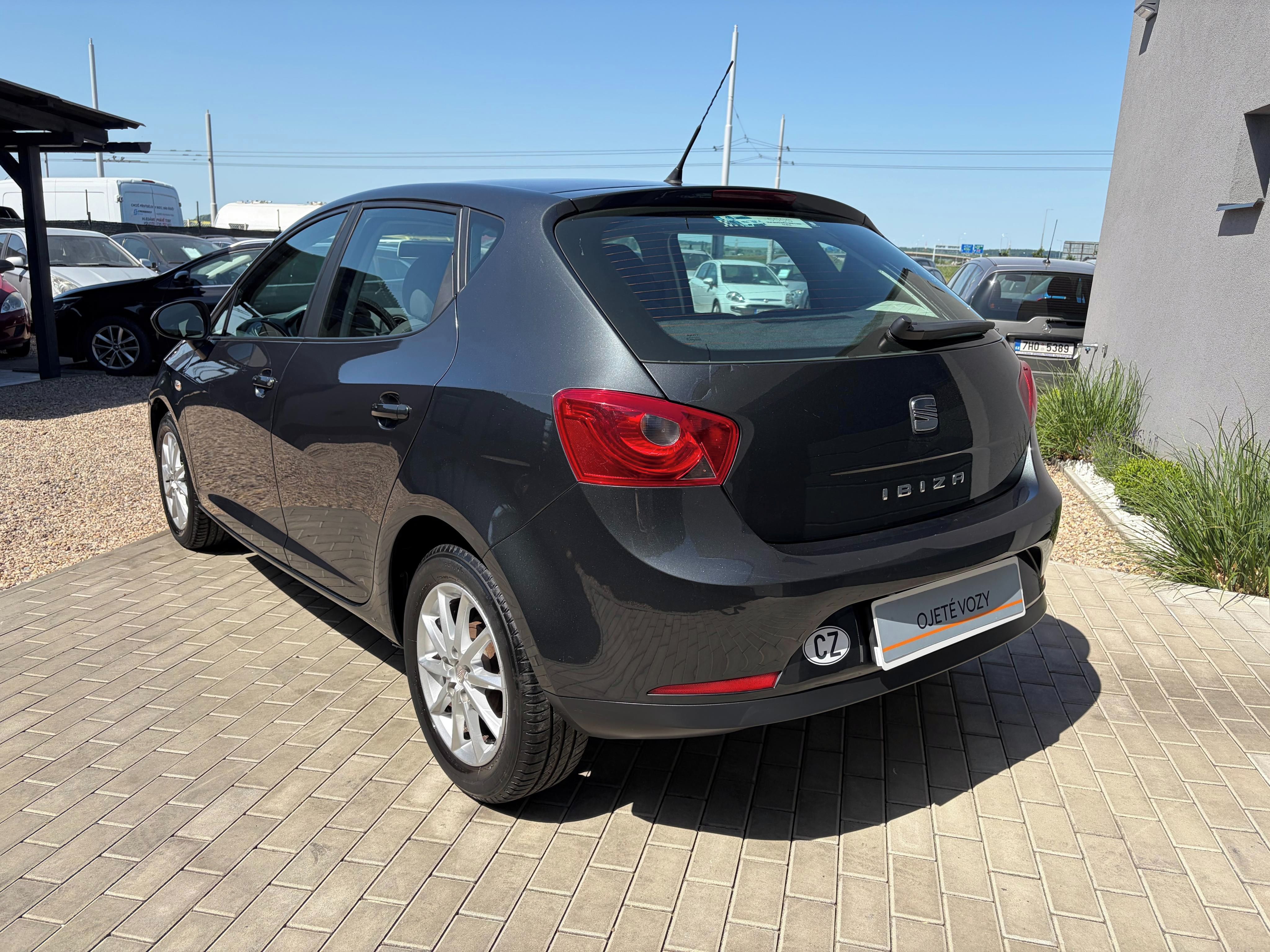 Seat Ibiza, 1.4i 16V 63KW STYLE, Po 1. Maj - fotka 5