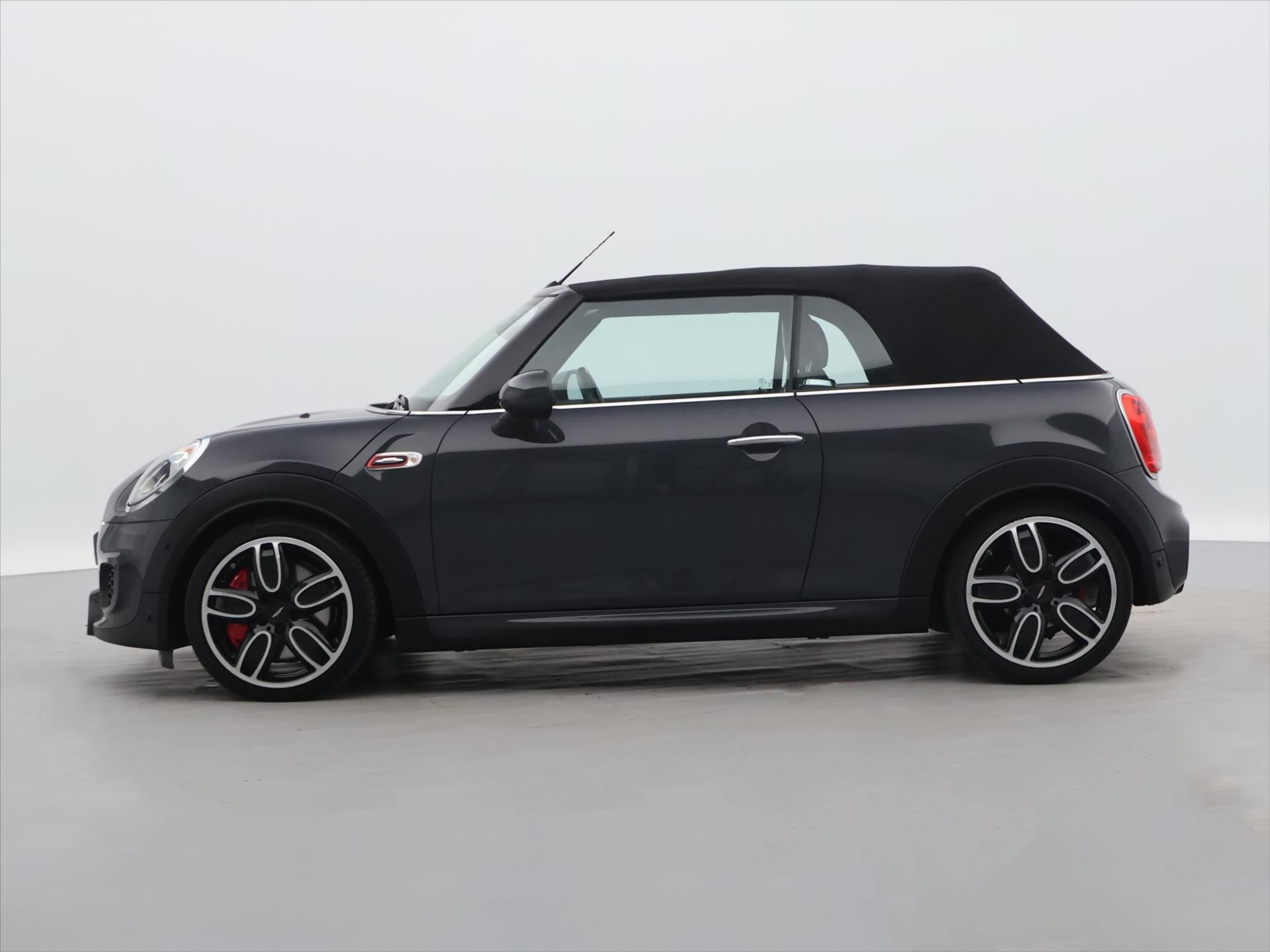 Mini Cooper, 2,0 i JCW 206kW Cabrio Manual - fotka 4