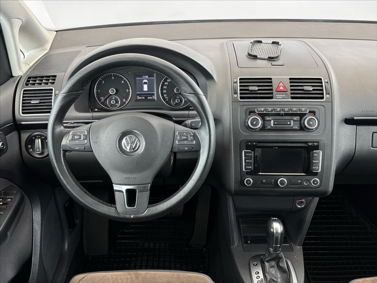 Volkswagen Touran, 2,0 TDI  Highline 6DSG - fotka 5