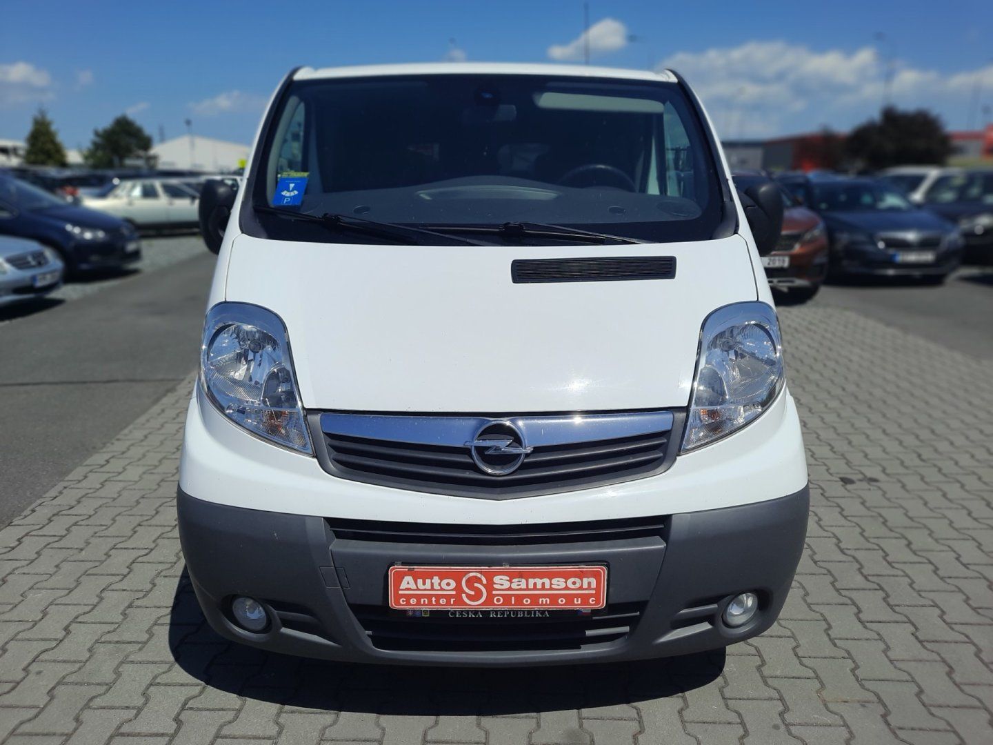 Opel Vivaro, 2.0 CDTi 84kW 9 MÍST*KLIMA* - fotka 2