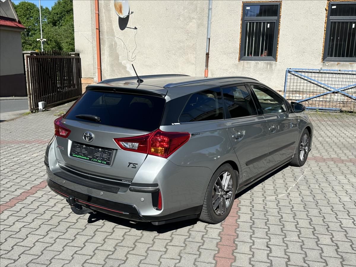 Toyota Auris, 1,6 EXCLUSIVE TAŽNÉ - fotka 3