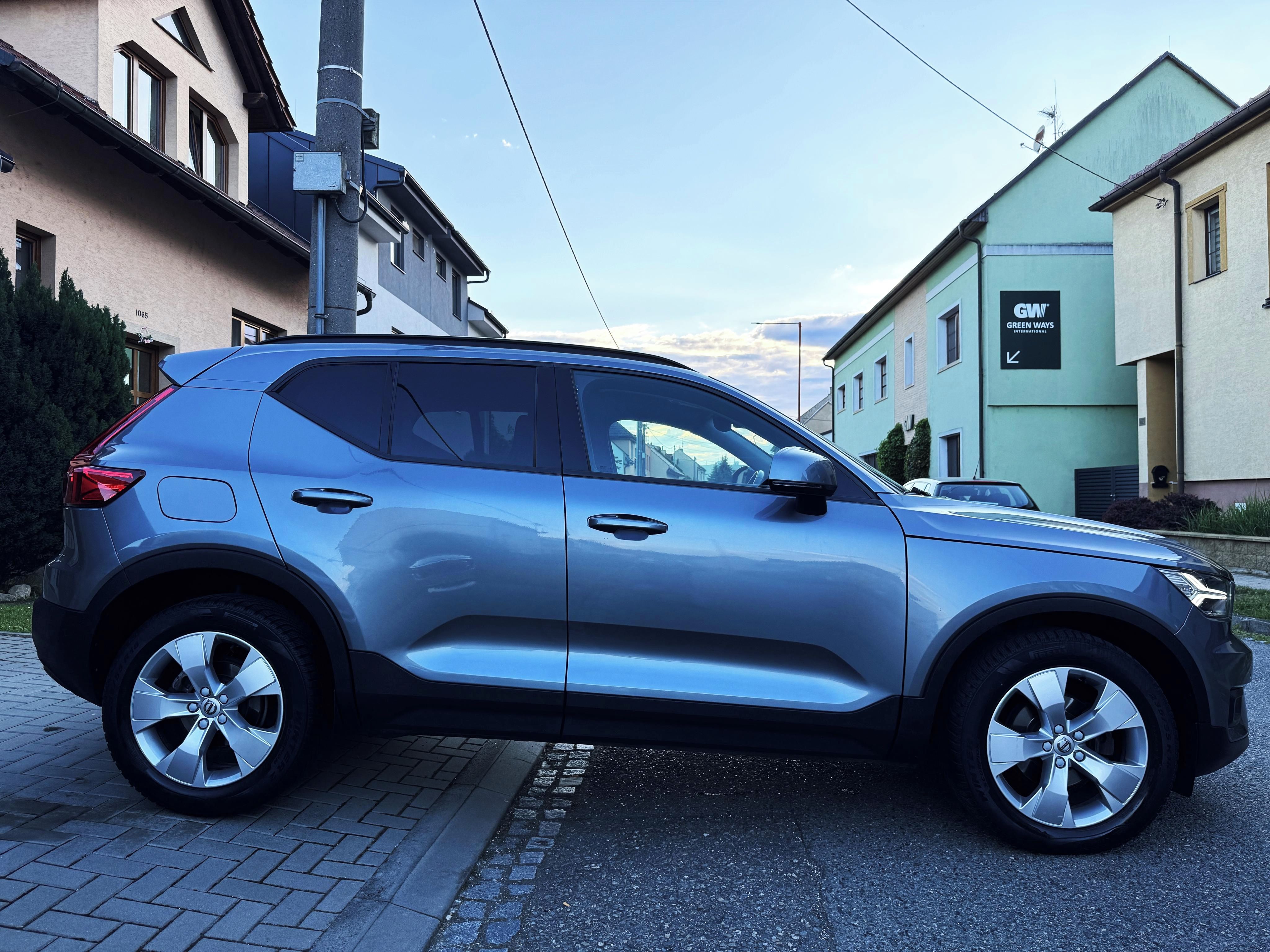 Volvo XC40, 2.0D3 AUTOMAT,LED,POLOKŮŽE,DPH - fotka 3