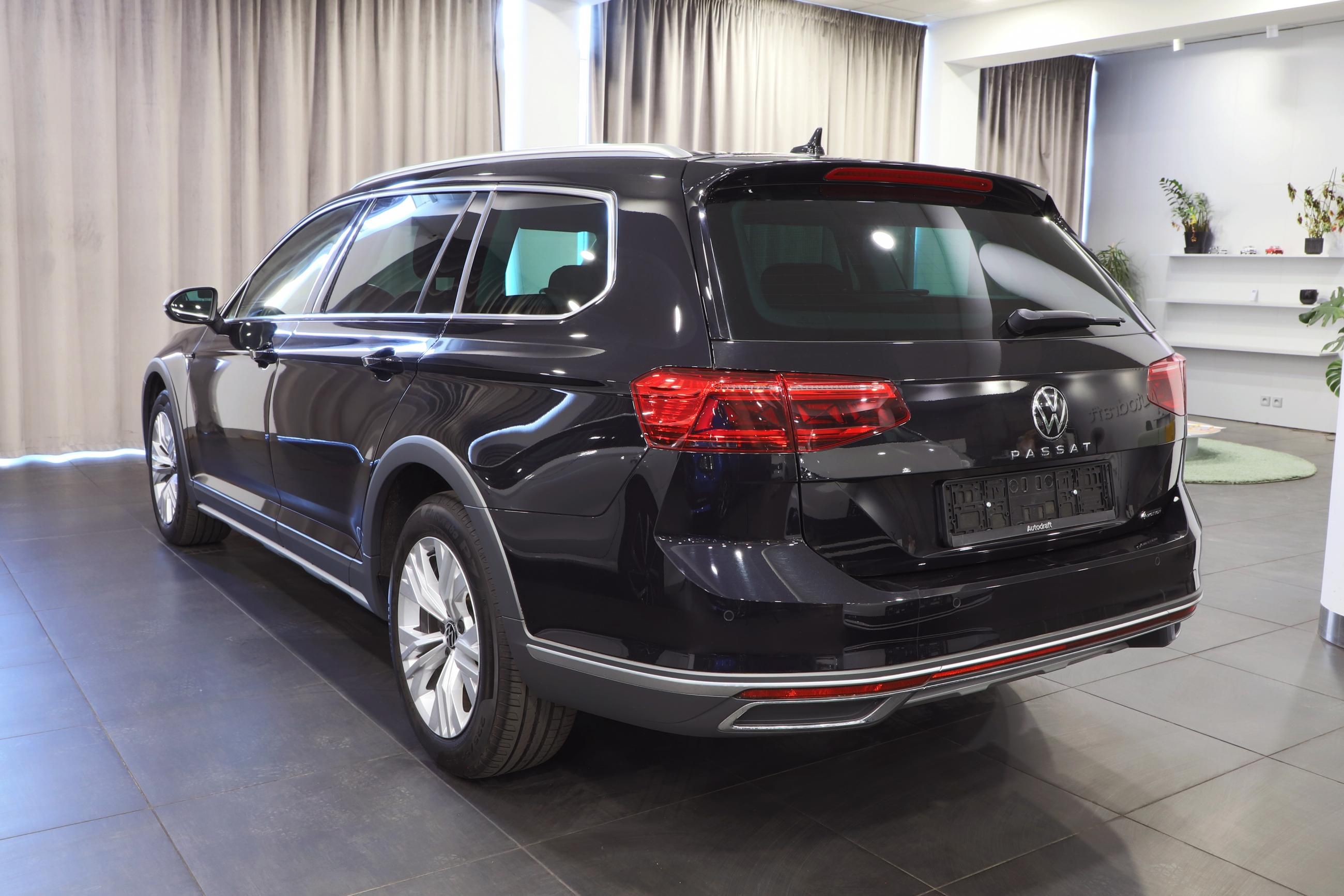 Volkswagen Passat Variant, 2.0 TDI 147kW 4x4 DSG Alltrack - fotka 4