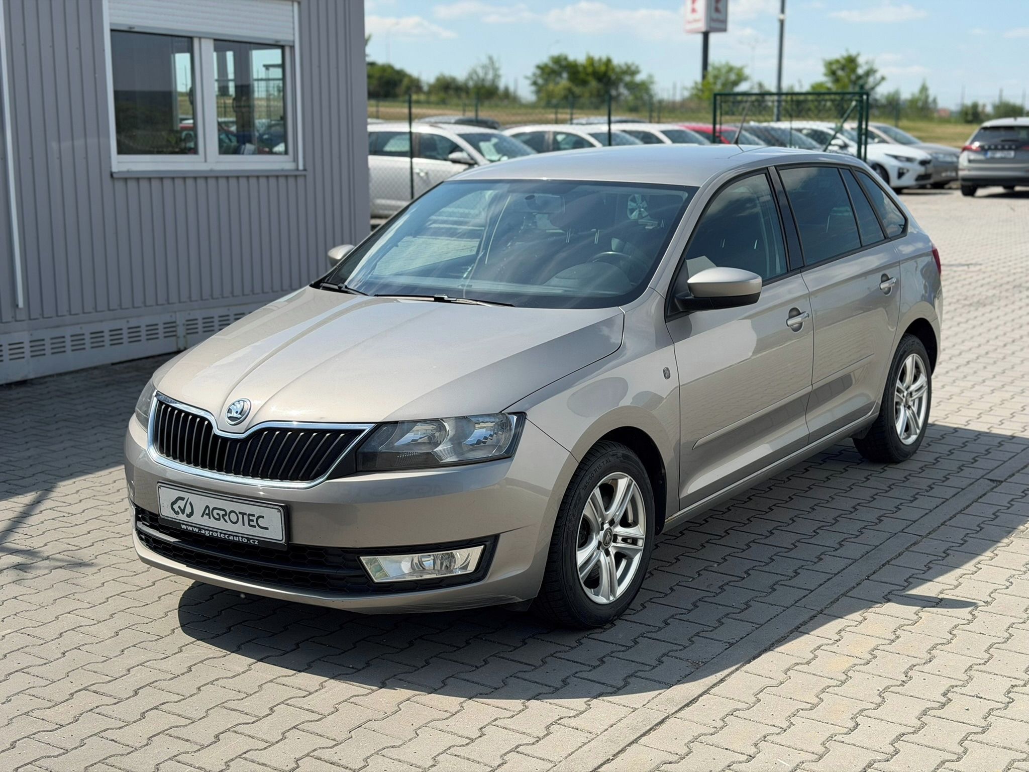 Škoda Rapid, 1.2 TSI 77 kW Ambition Fresh - fotka 3