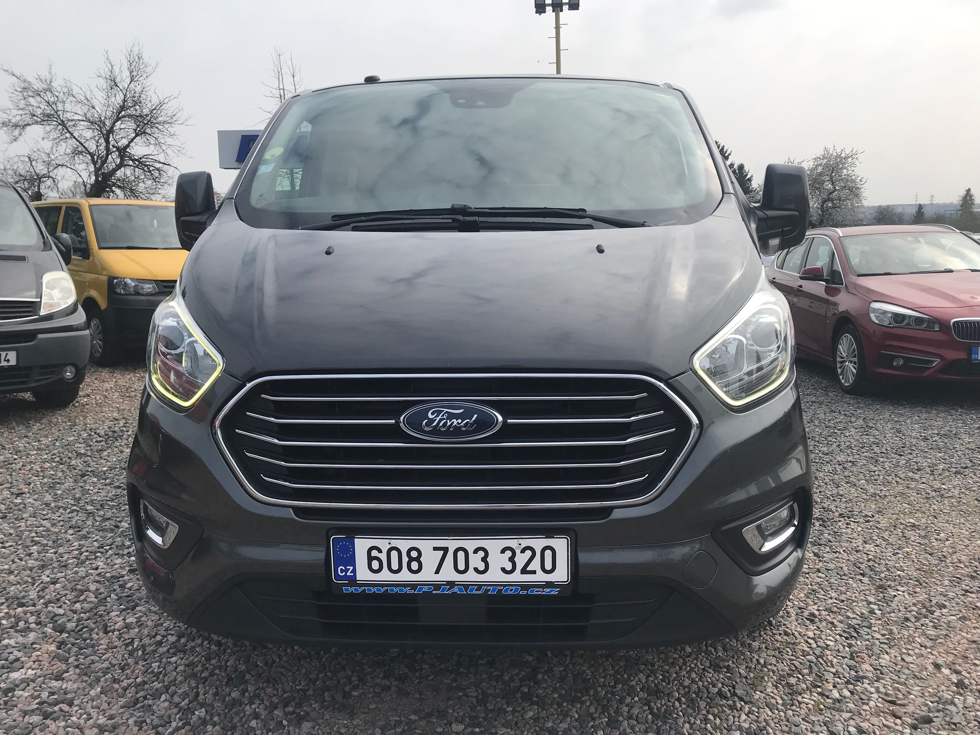 Ford Tourneo Custom, 2.0 TDCI 96 KW,L2,9-MÍST,RAMPA - fotka 2