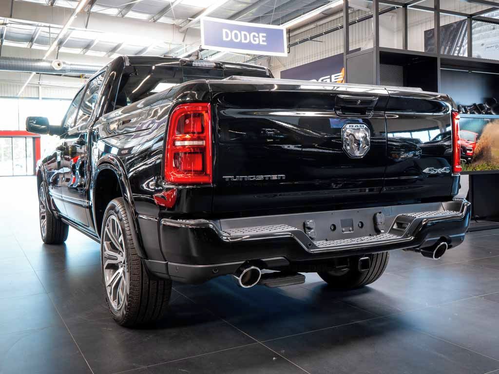 Dodge Ram, 3.0 Tungsten, masážní sedadla - fotka 2