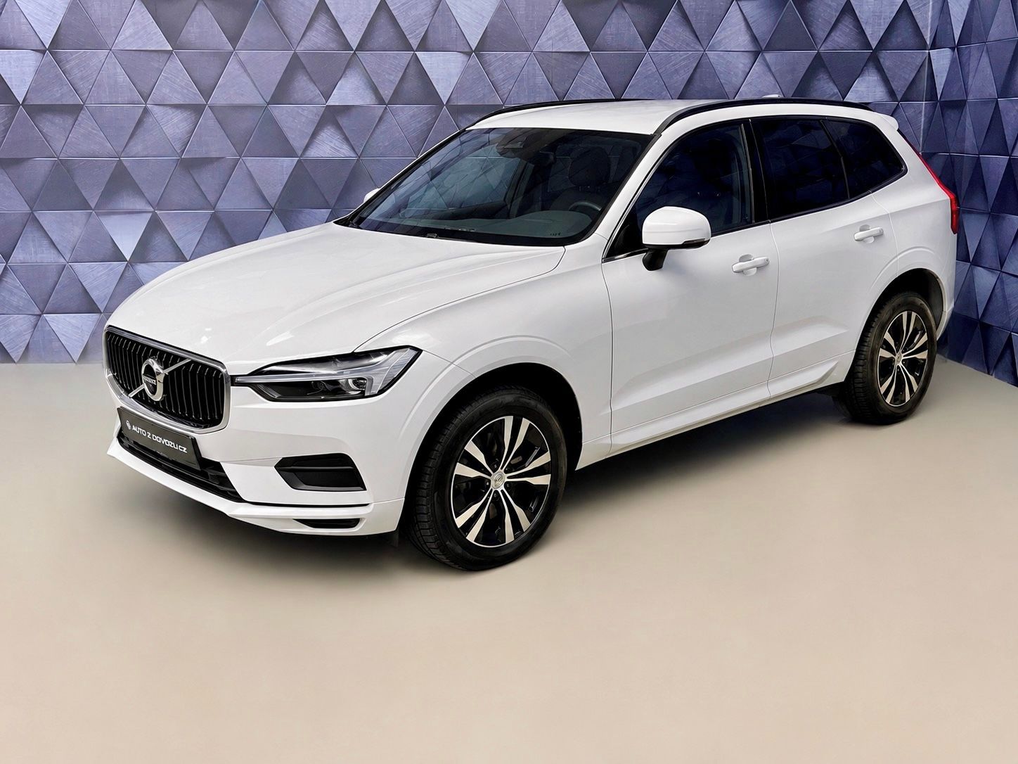 Volvo XC60, B4 AWD MOMENTUM, KAMERA, ACC,