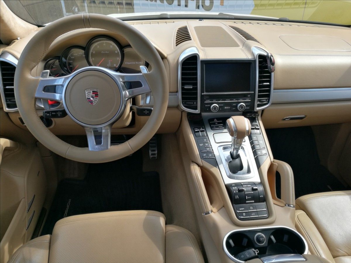 Porsche Cayenne, 4,8 i V8 Turbo - fotka 5