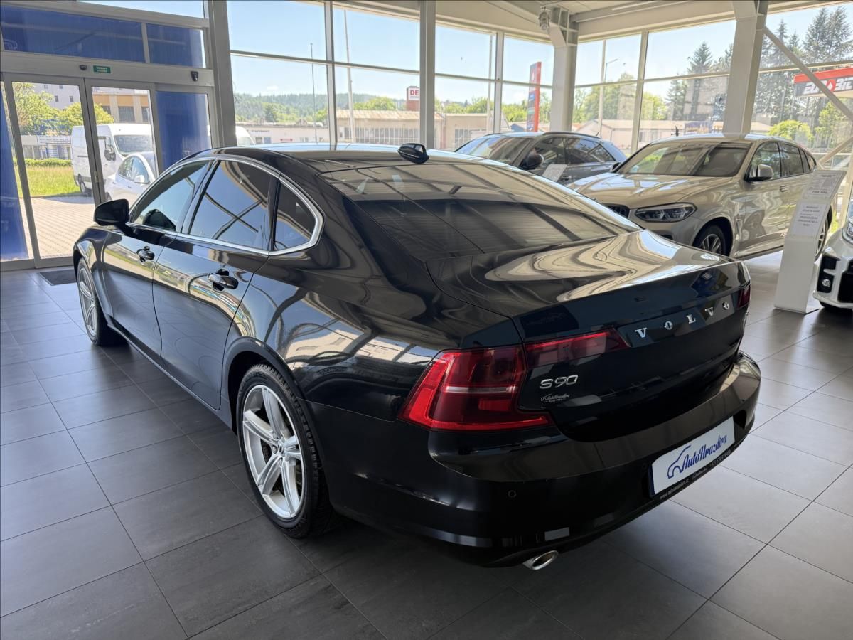 Volvo S90, 2,0   173 kW,D5,4x4 - fotka 4