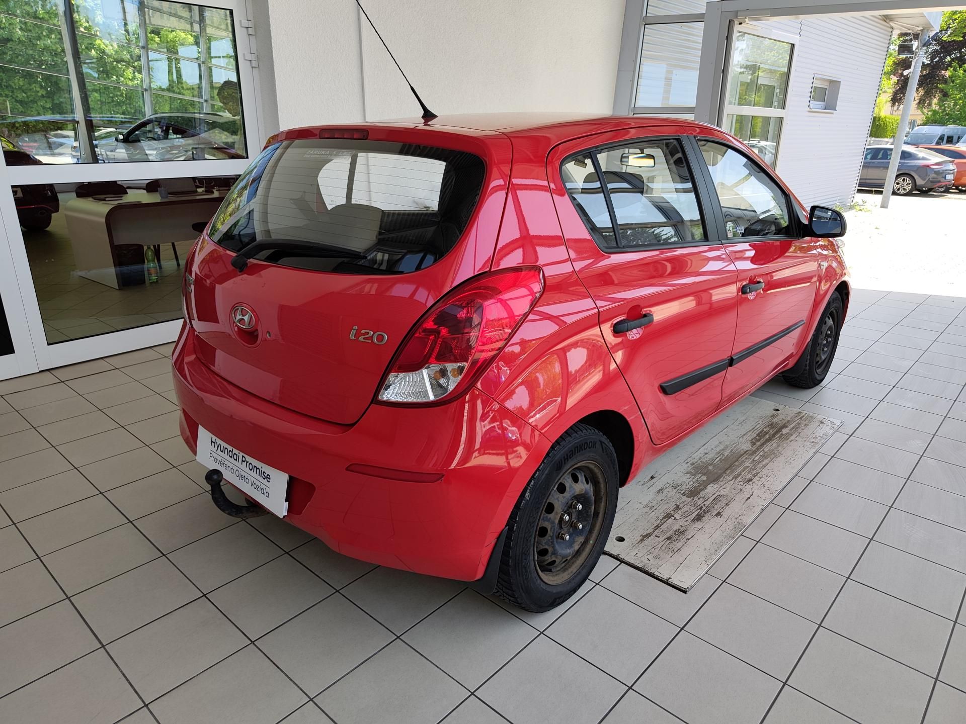 Hyundai i20, 1.2i 62kW, Klima - fotka 4
