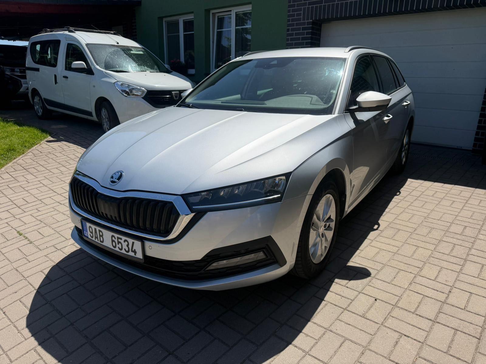 Škoda Octavia, 2,0TDi,ambient+,CZ,M6,1maj,DPH - fotka 2