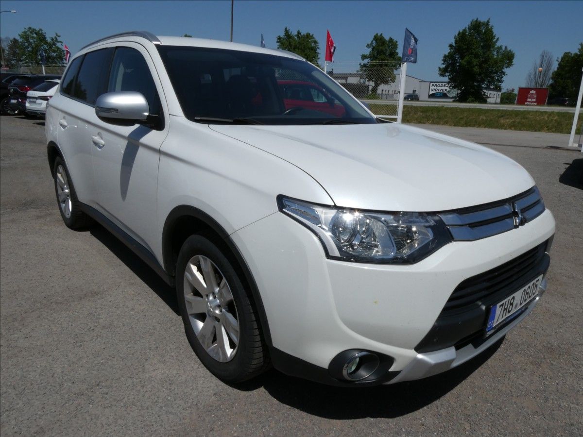 Mitsubishi Outlander, 2,2 Di-D 110kW 4WD 2xkola,po s