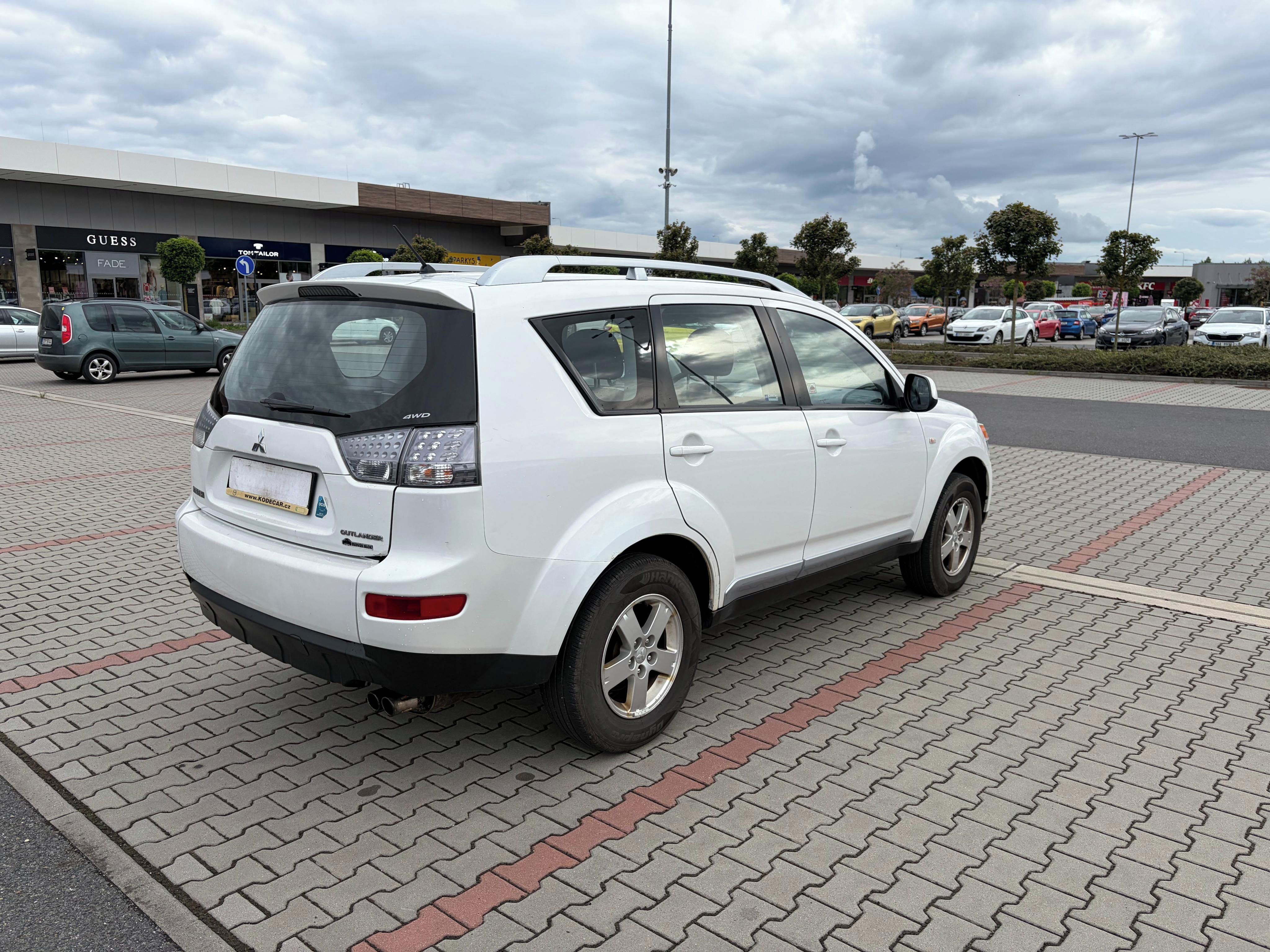 Mitsubishi Outlander, 2.0 DI-D 103 kW ČR 4X4 - fotka 3