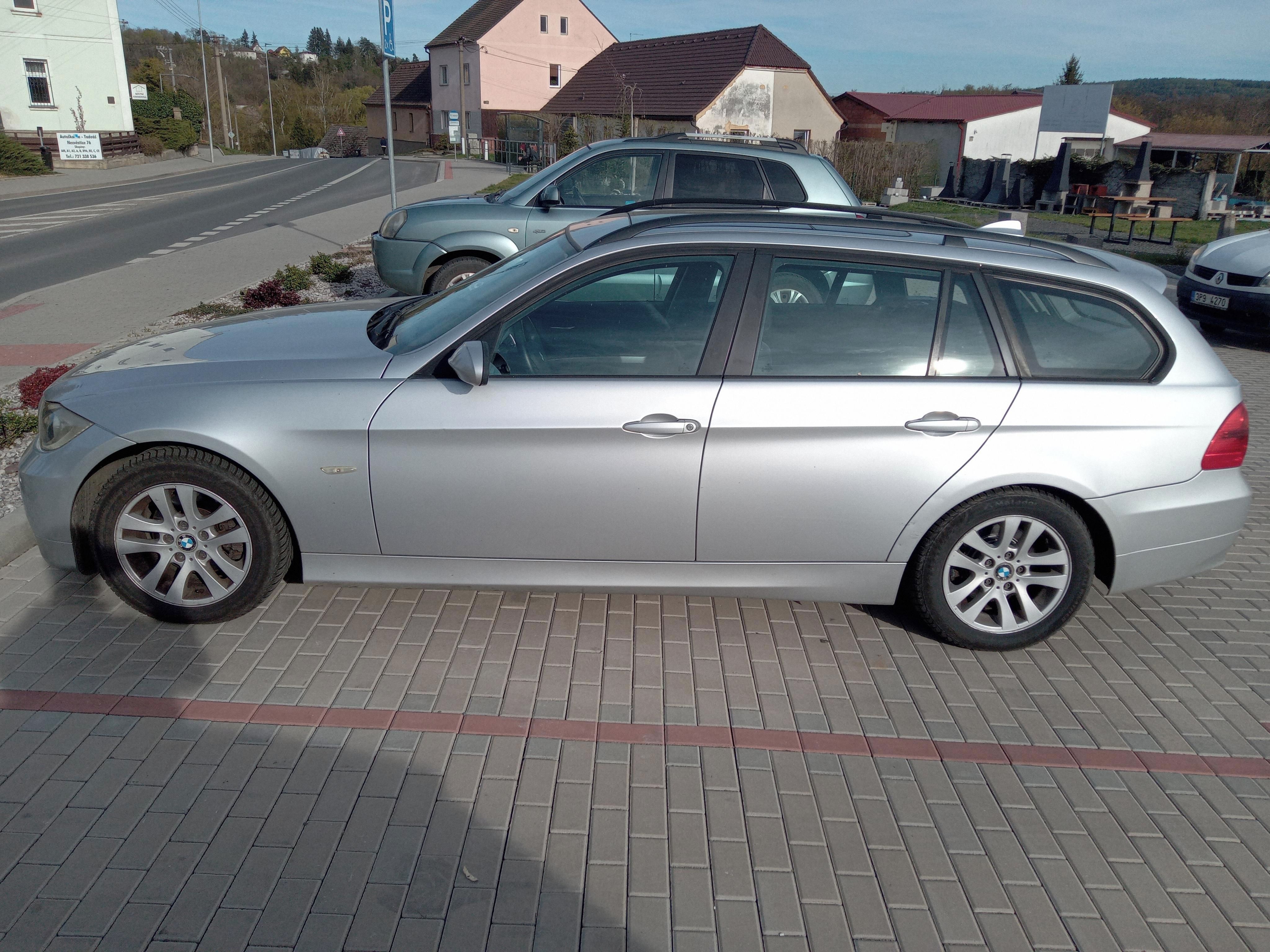 BMW Řada 3, E91 320d motor M47 NESTOČENO - fotka 3
