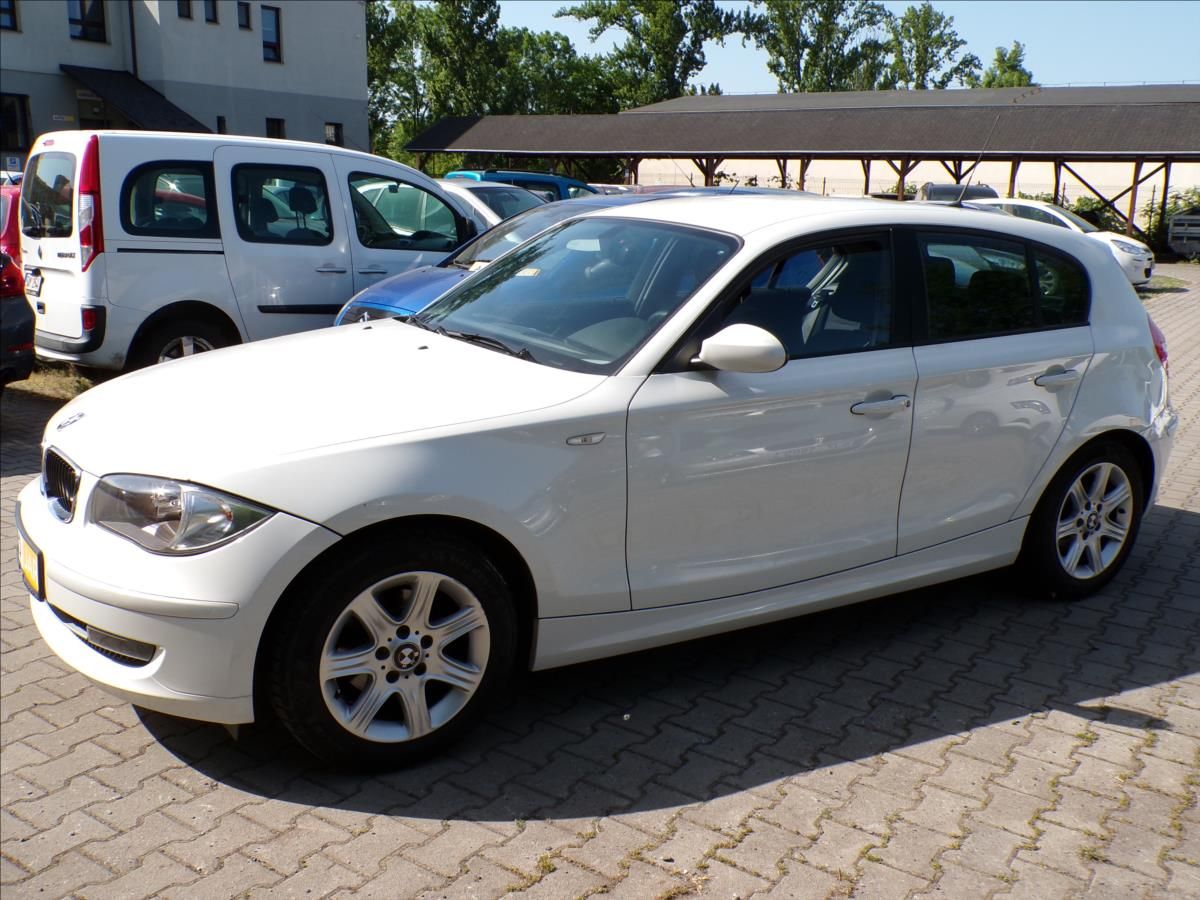 BMW Řada 1, 1,6 116i  KLIMATIZACE - fotka 3