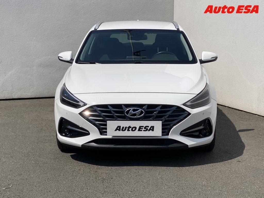 Hyundai i30, 1.5 DPi,2.maj,ČR,Smart - fotka 2