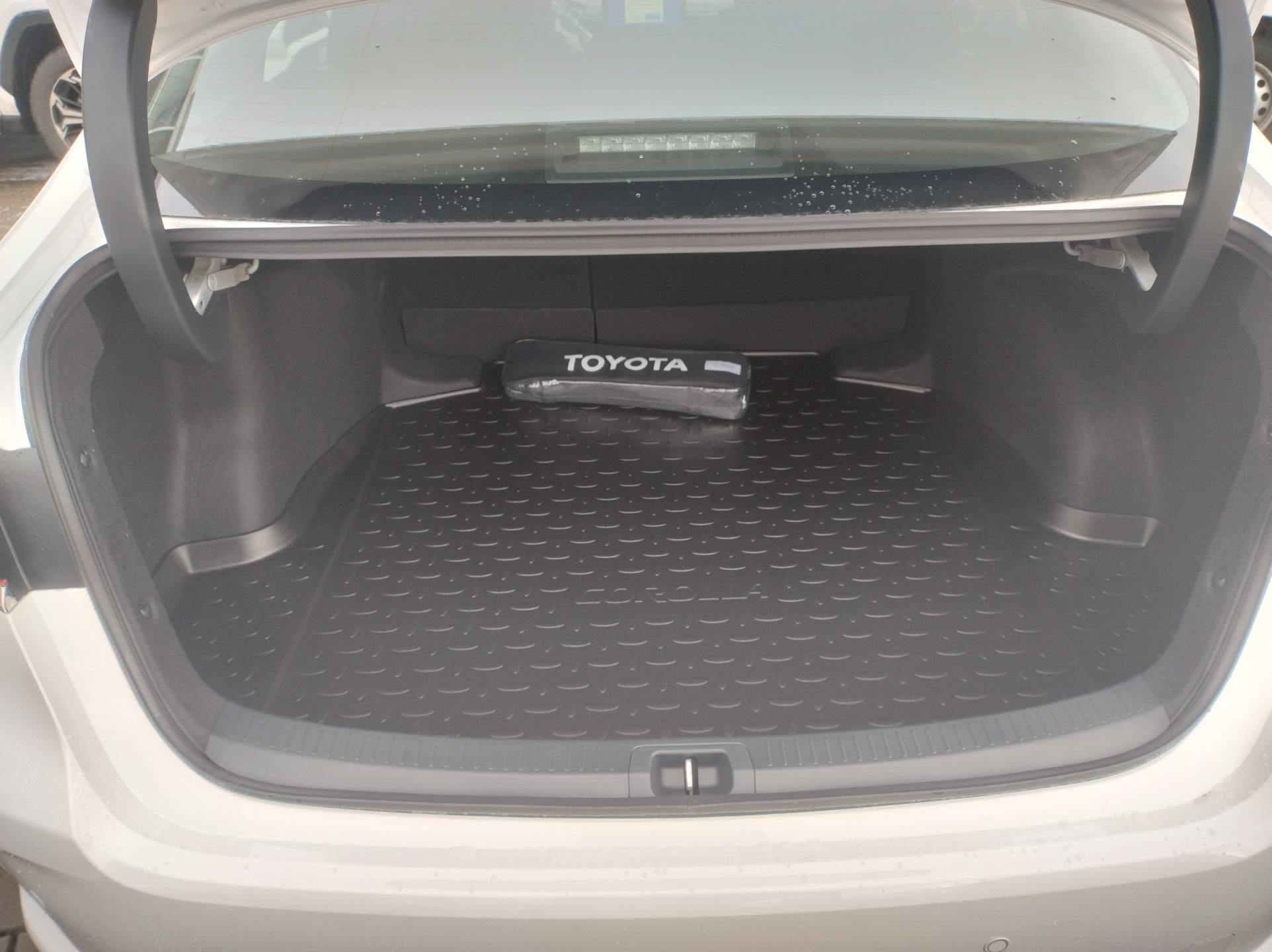 Toyota Corolla, SD 1.8 FHEV Comfort TECH - fotka 6