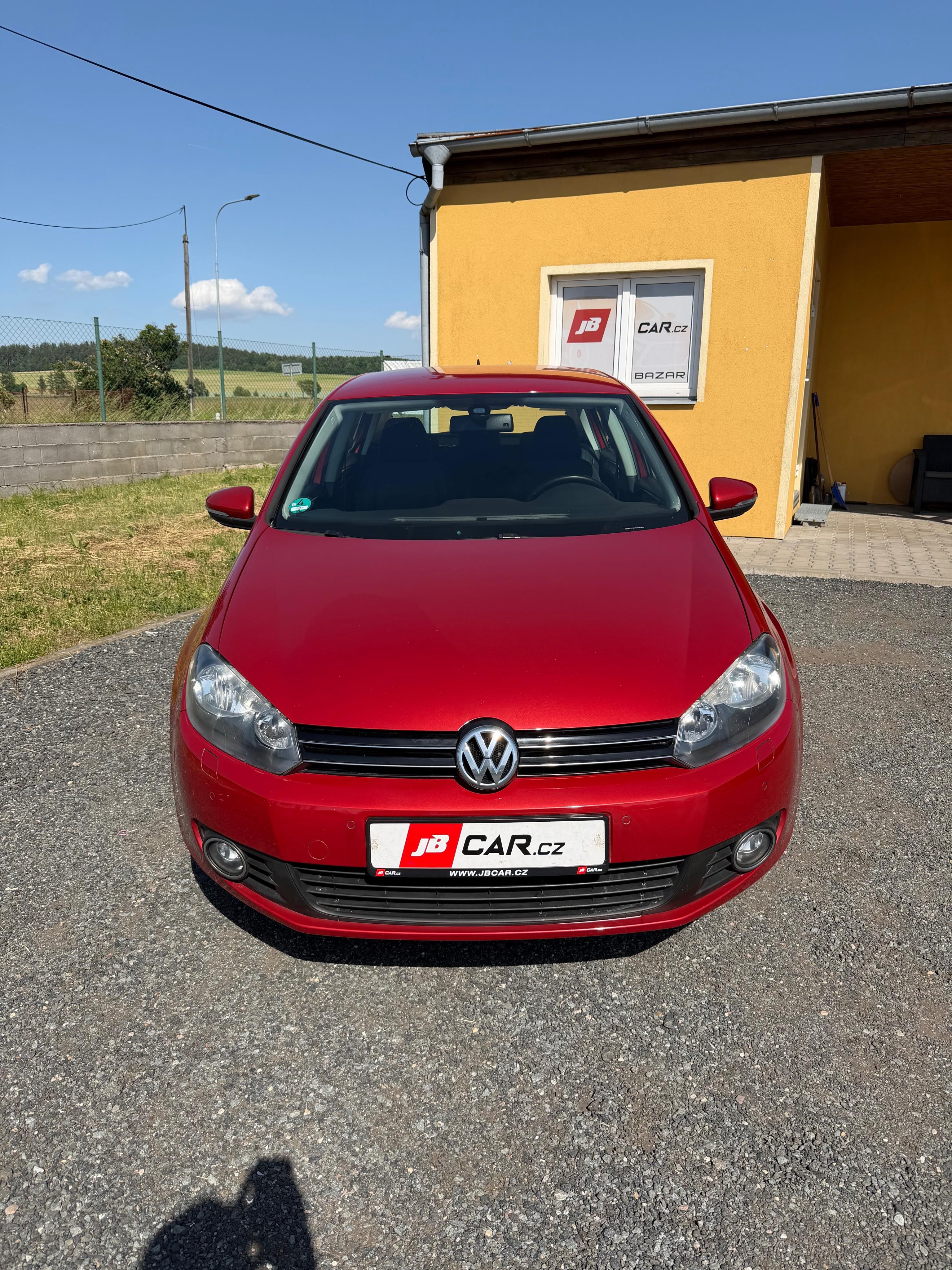 Volkswagen Golf, 1.2 TSI 77 kW NAVI VÝHŘEV 1.M - fotka 3