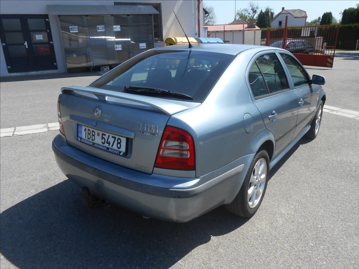 Škoda Octavia, 1,9 TDi 81Kw - fotka 6