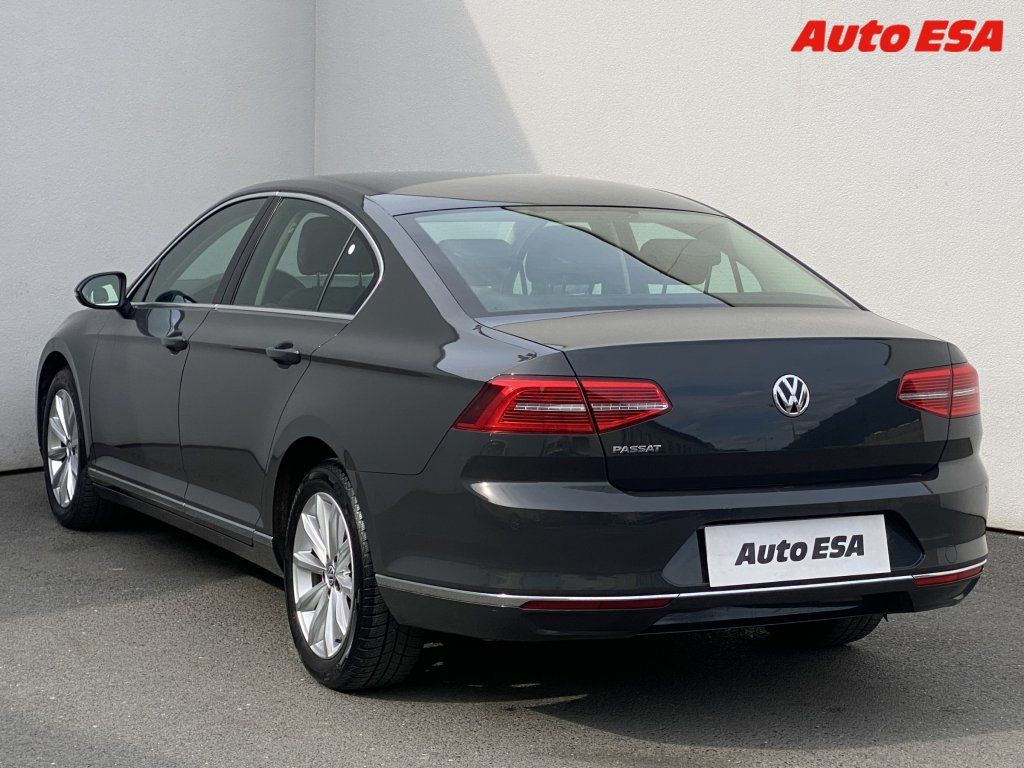 Volkswagen Passat, 2.0 TDi,ČR,autoAC - fotka 6