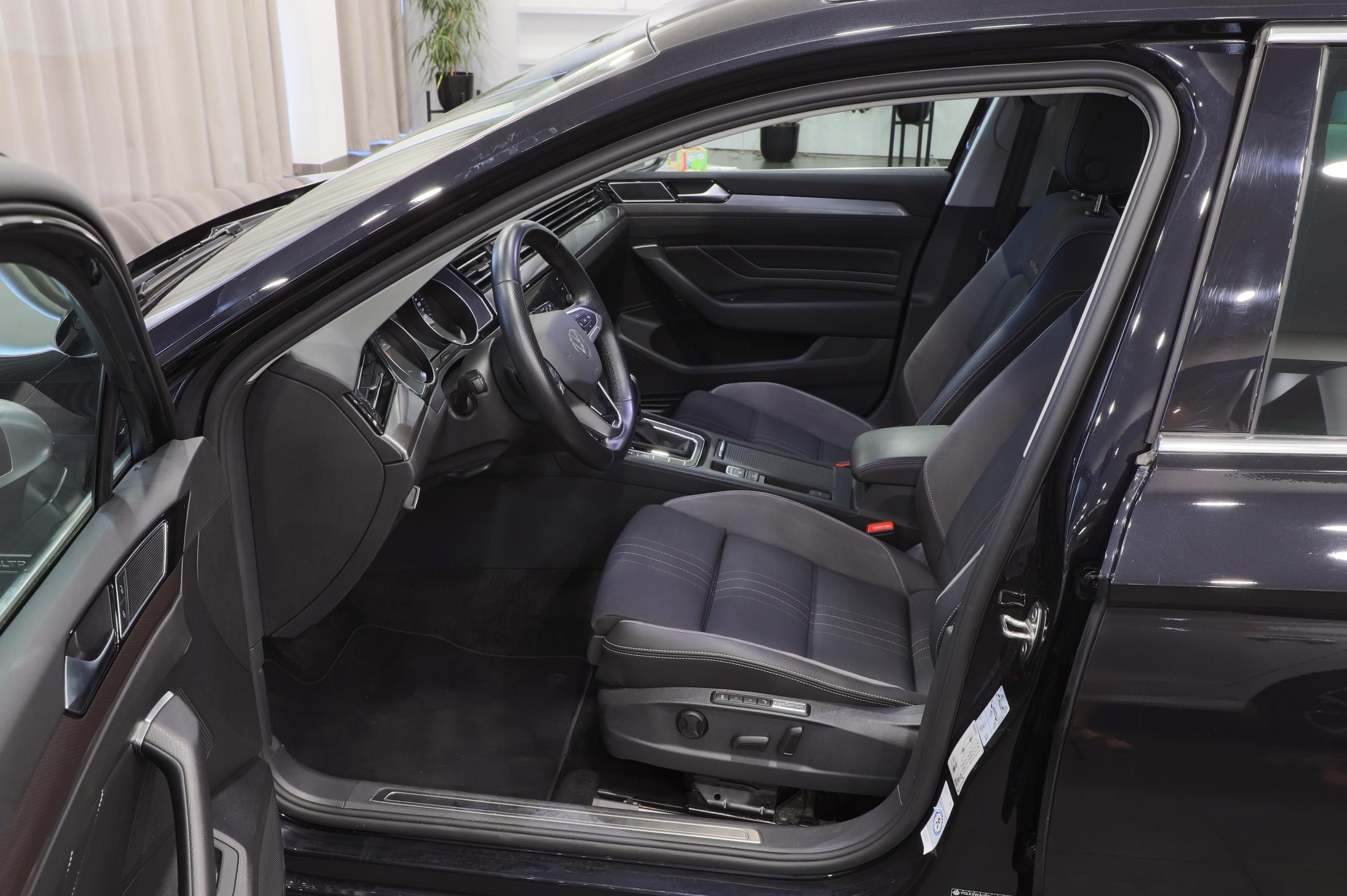 Volkswagen Passat Variant, 2.0 TDI 147kW 4x4 DSG Alltrack - fotka 5