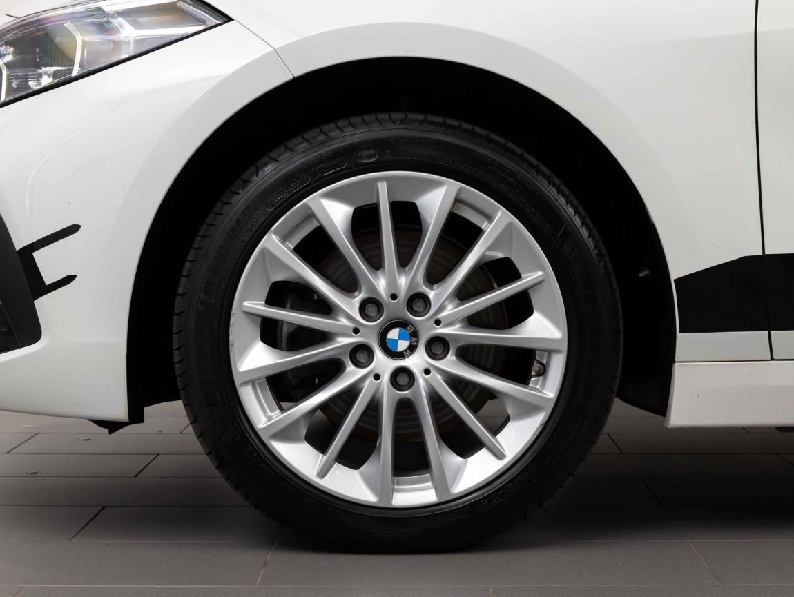 BMW Řada 1, 118i - fotka 6
