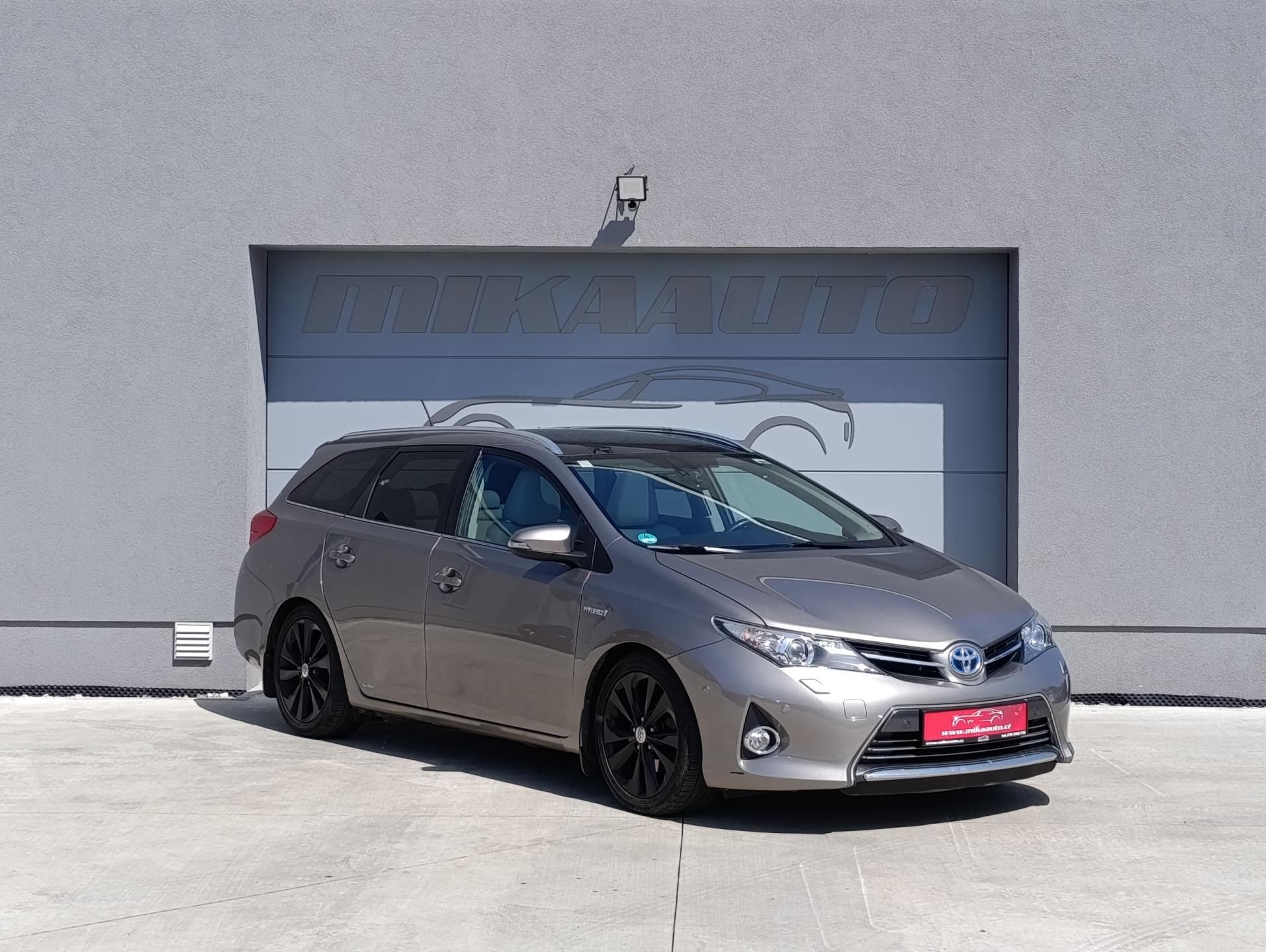 Toyota Auris, 1.8i HYBRID e-CVT PANO - fotka 3