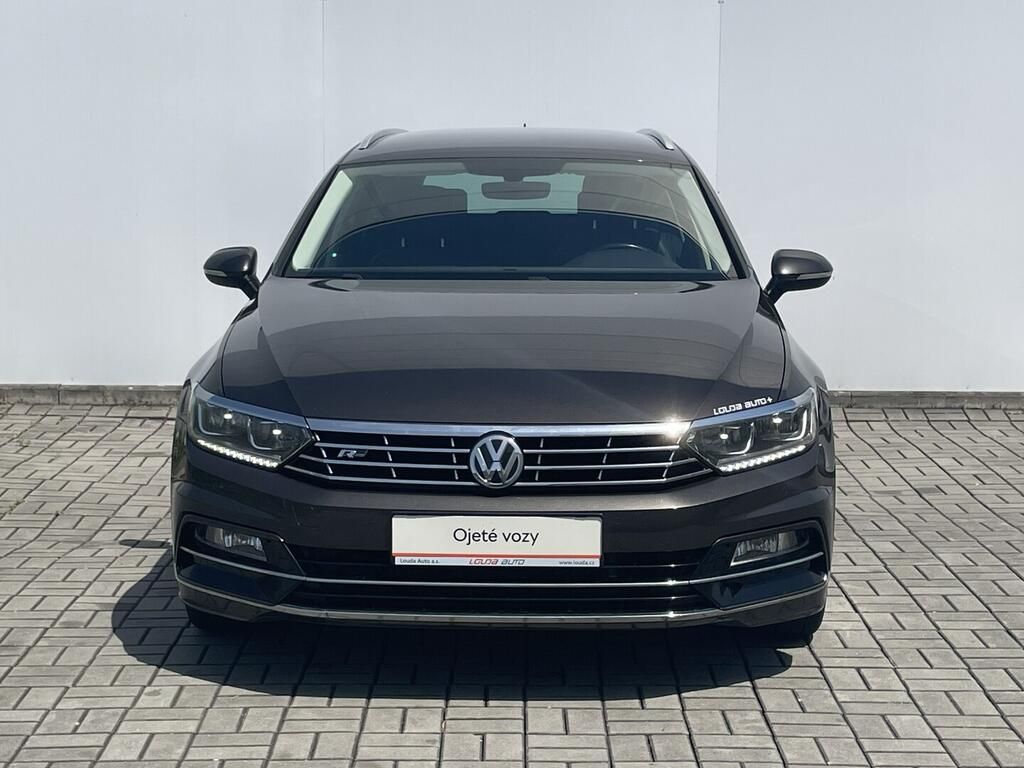 Volkswagen Passat, 2.0 TDI 110 kW - fotka 4