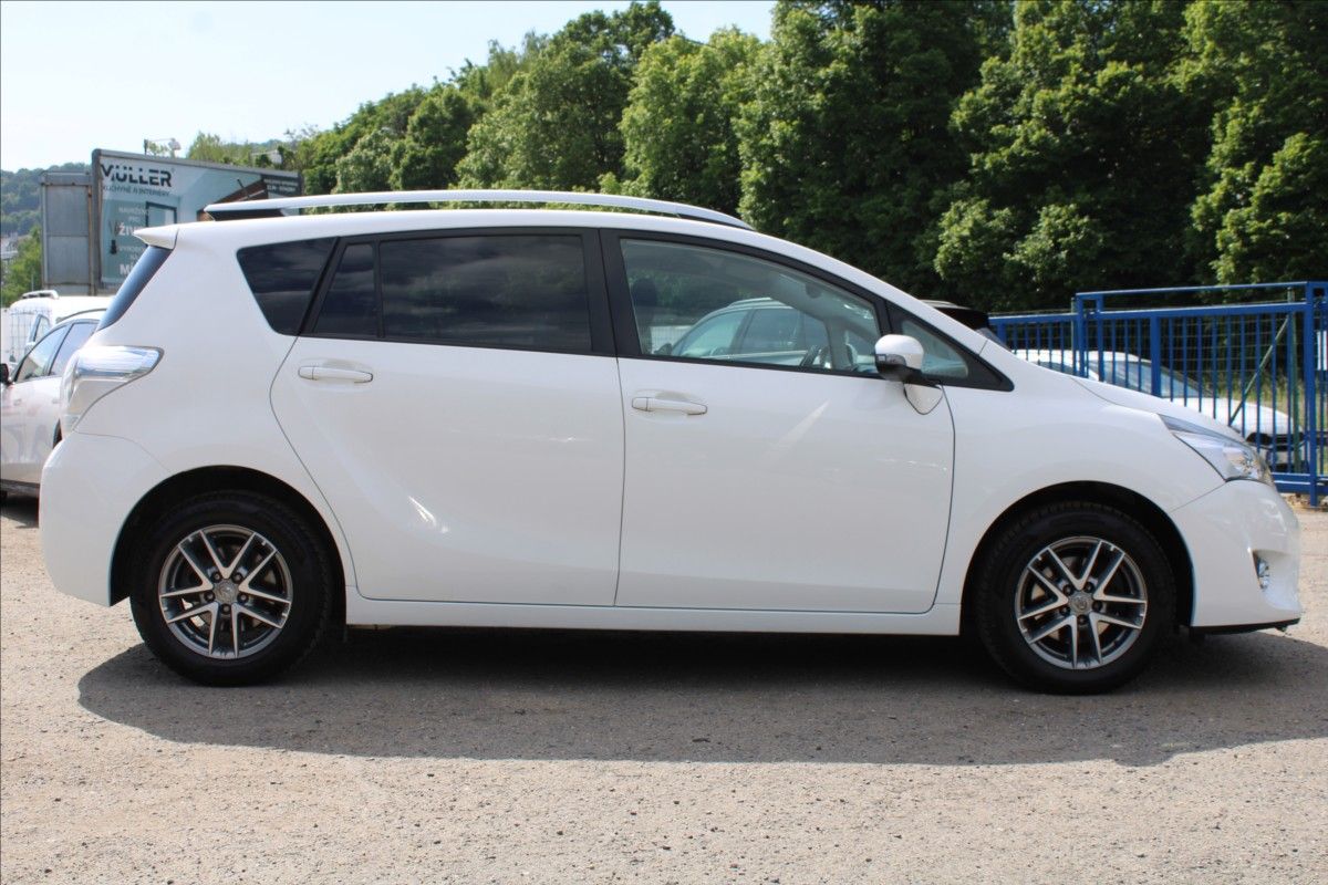 Toyota Verso, 1,8 VVT-i  NOVÉ V ČR,1.MAJITEL - fotka 4