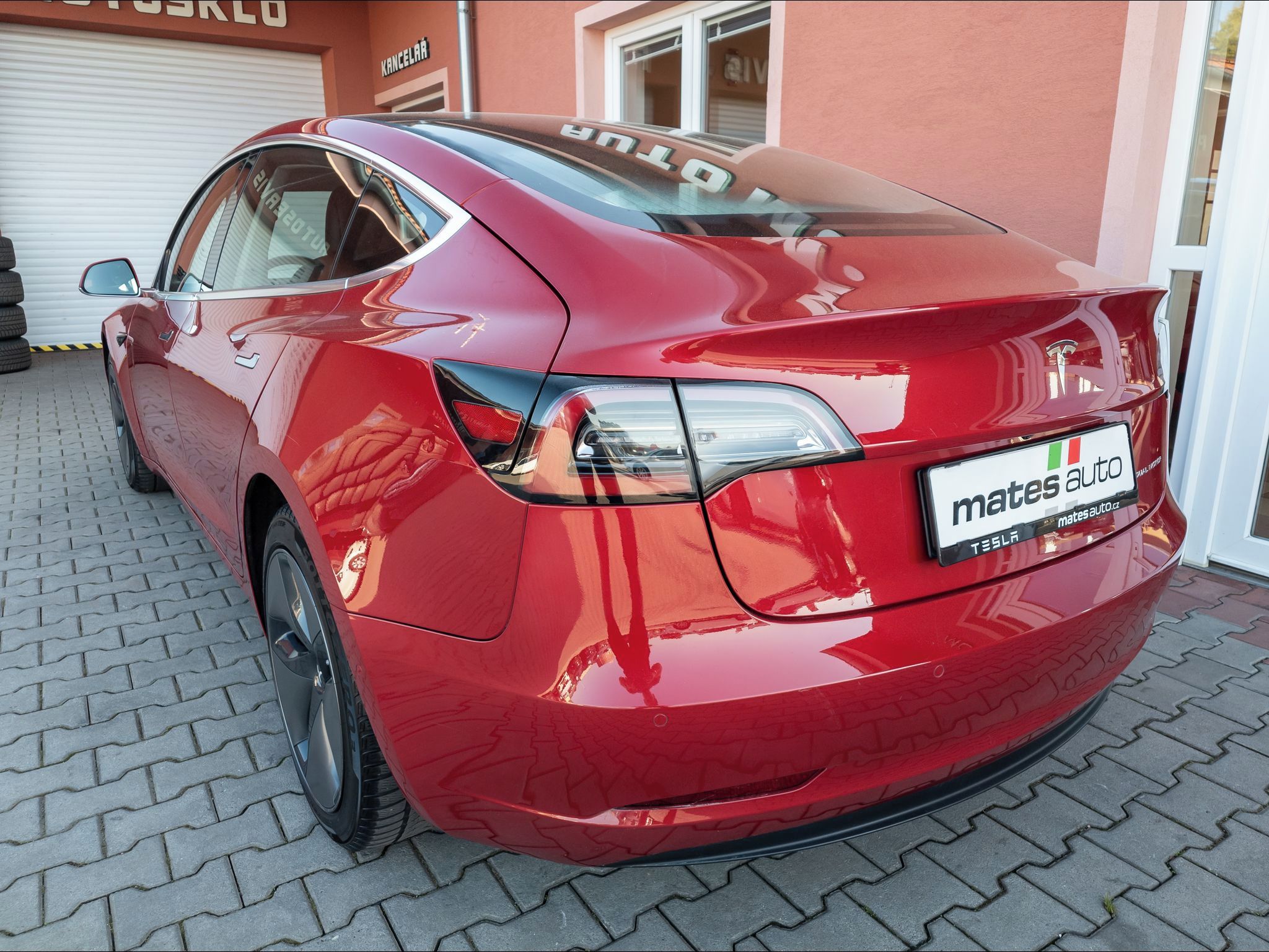 Tesla Model 3, Long Range Dual Motor 340 kW - fotka 3