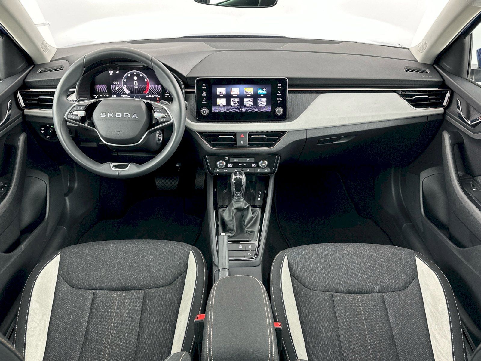 Škoda Scala, DSG 1.0TSI 85kW Top Selection - fotka 5