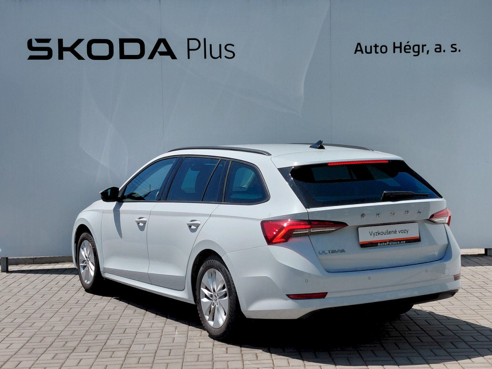 Škoda Octavia, 2.0 TDI 85kW Ambition Combi - fotka 6